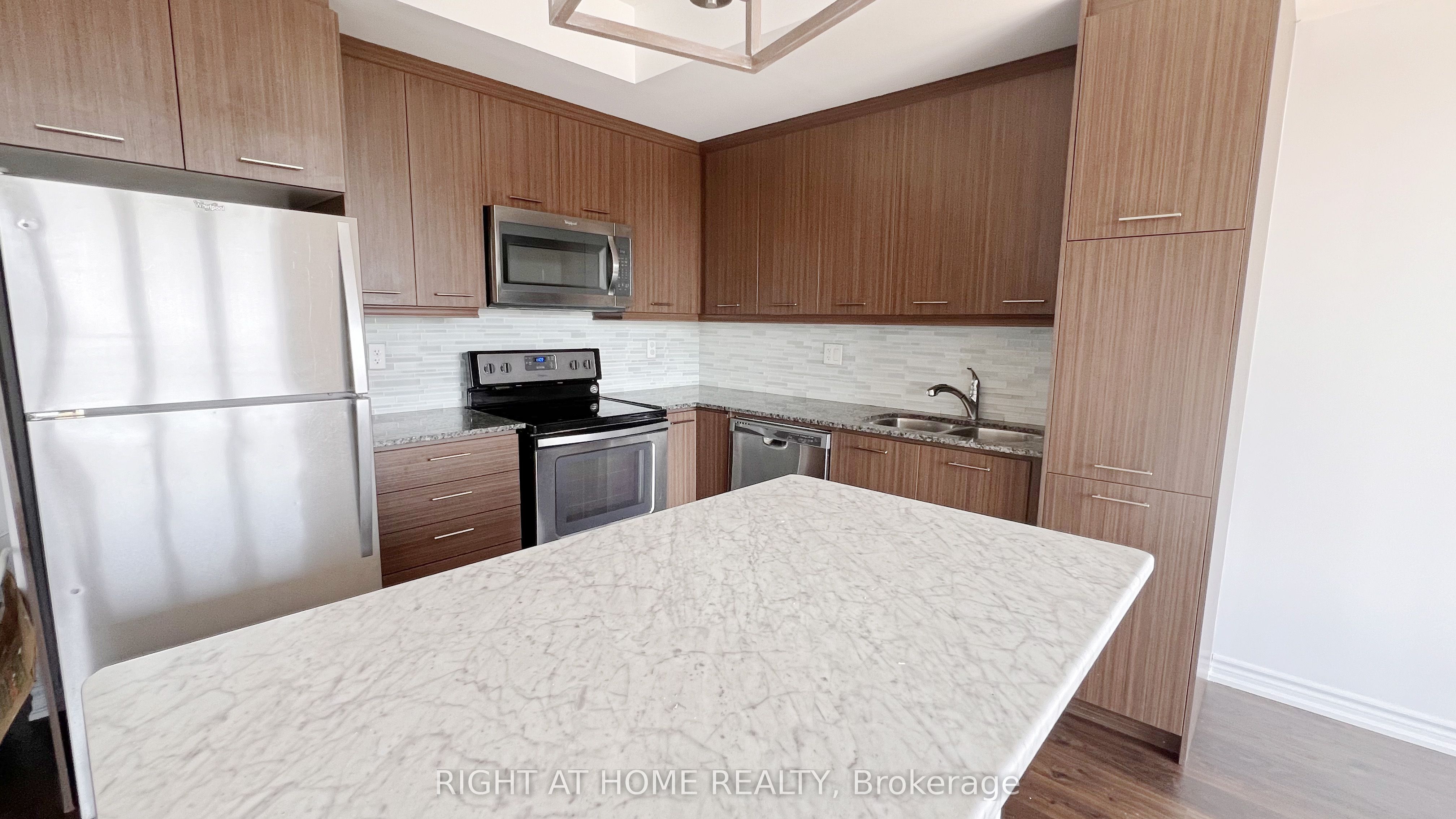 MLS #W12433718 image #1