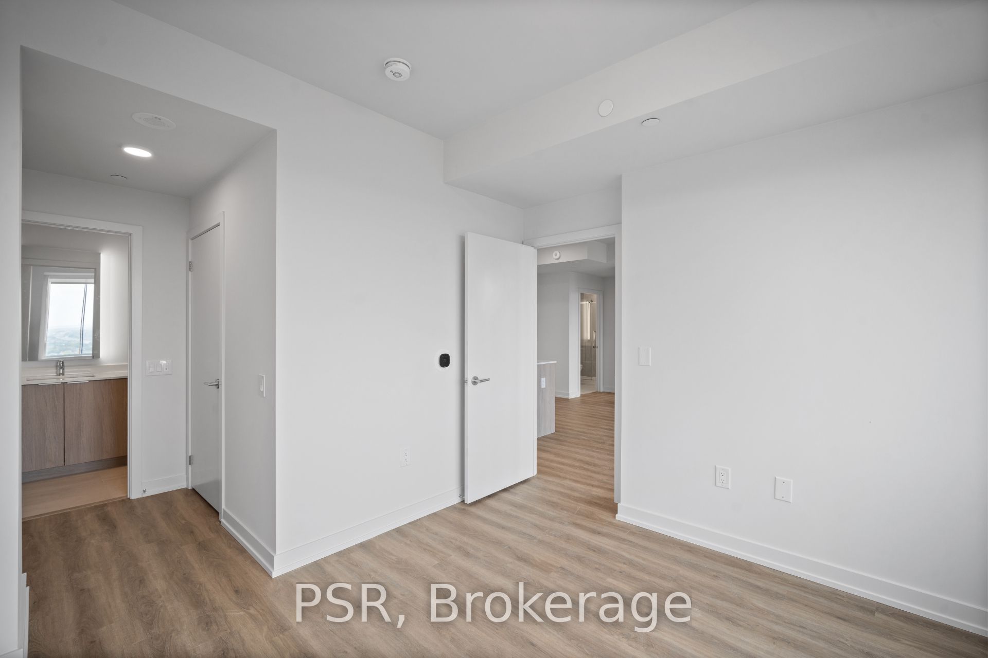 MLS #W12435439 image #9