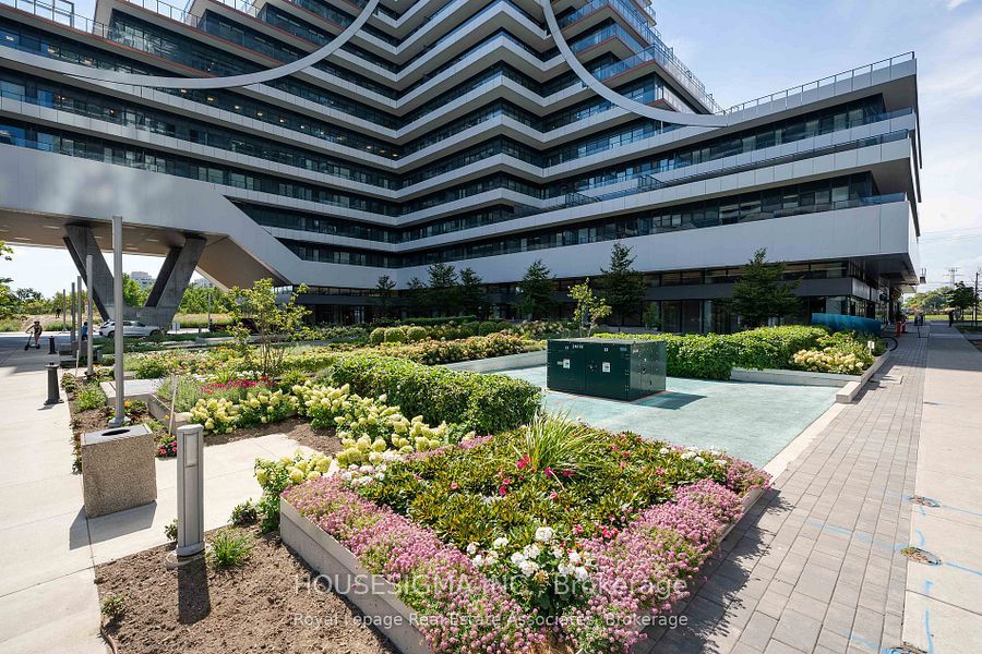 MLS #W12437144 image #1