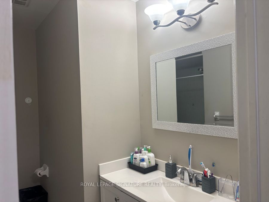 MLS #W12438256 image #16