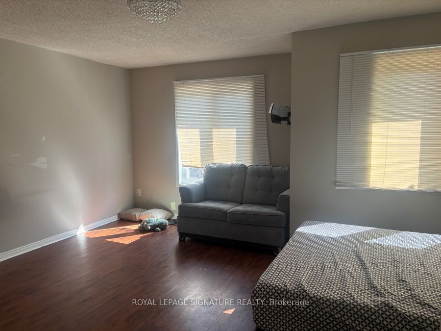 MLS #W12438256 image #5