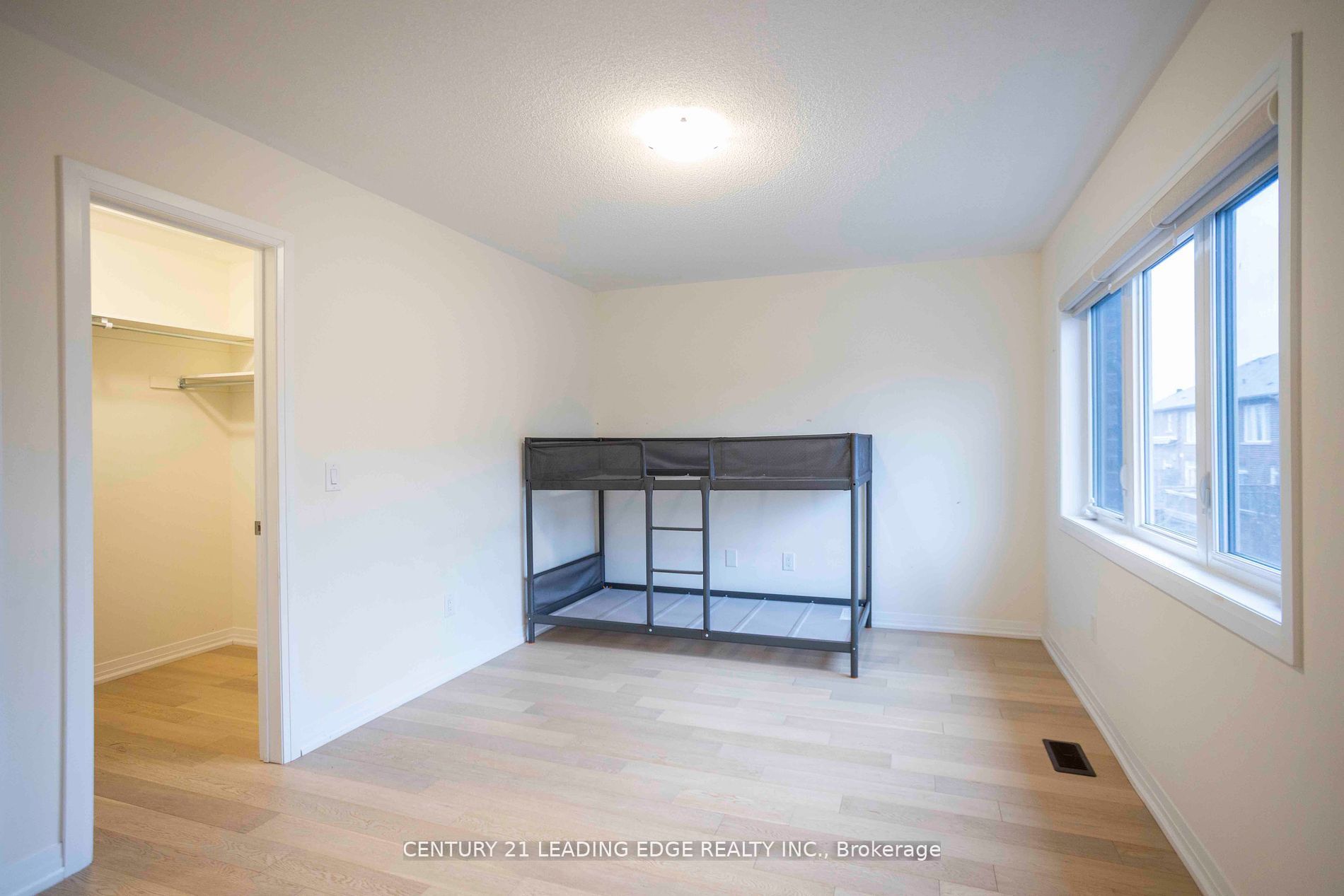 MLS #W12439637 image #30