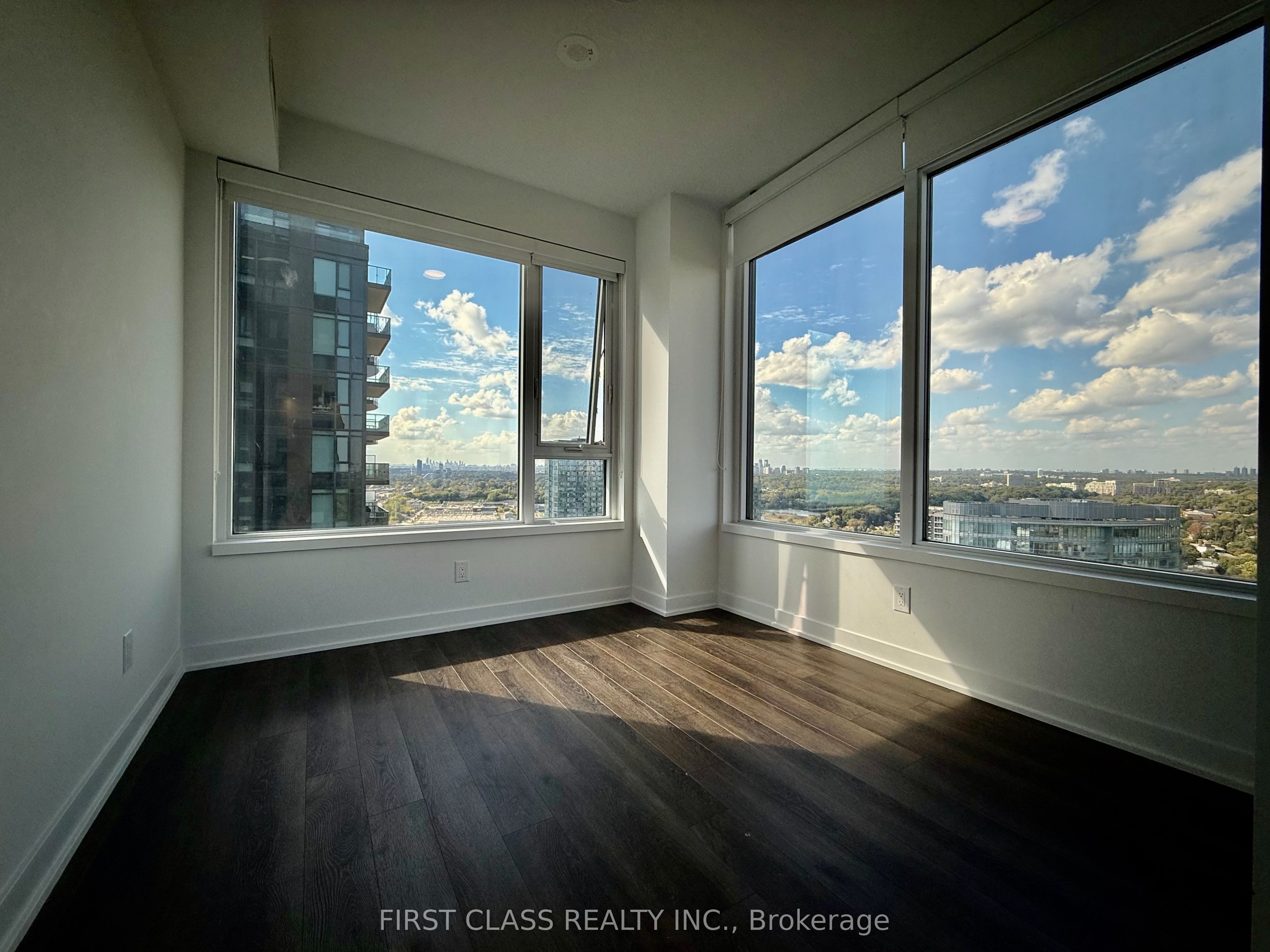 MLS #W12446005 image #10