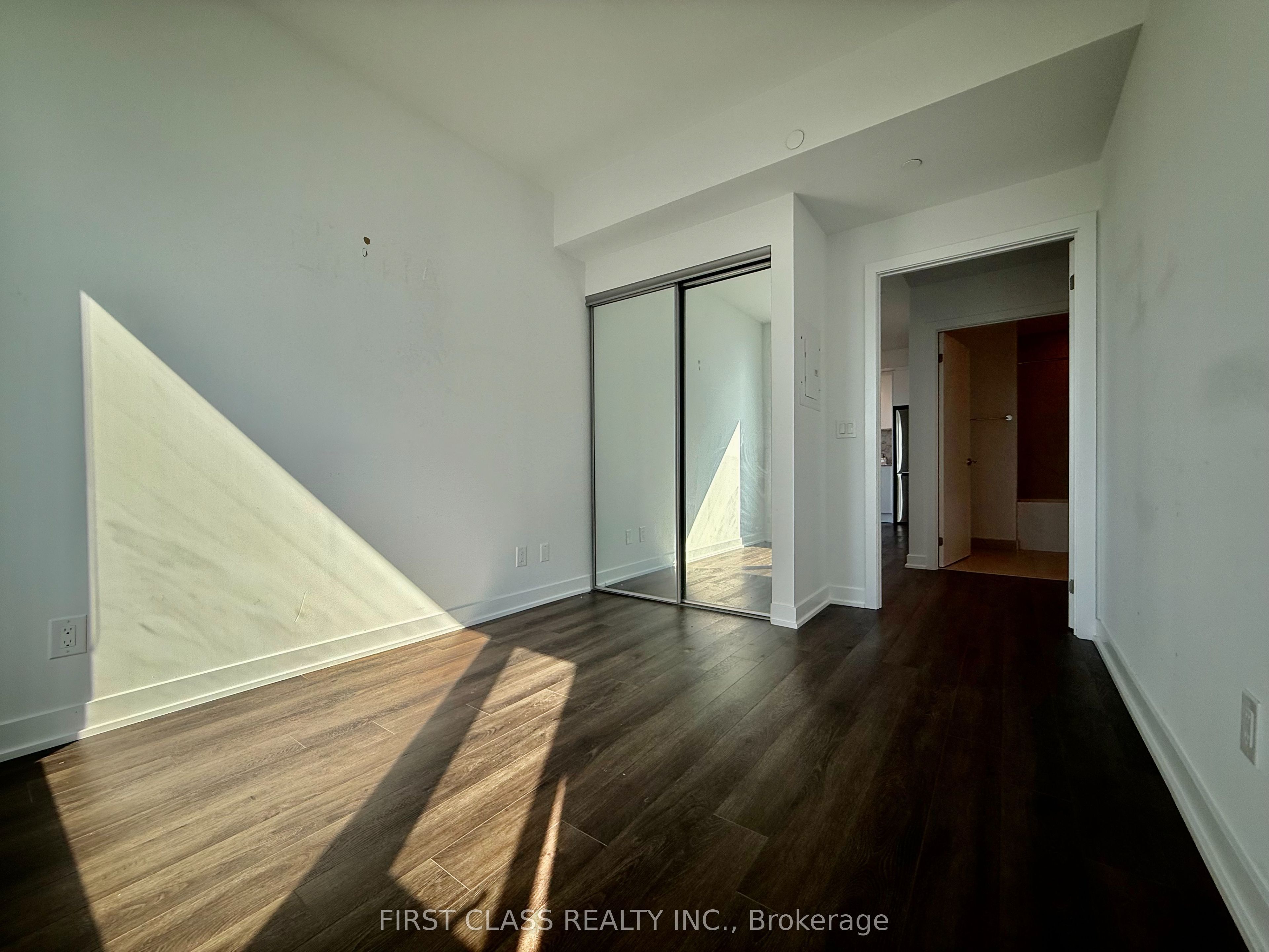 MLS #W12446005 image #14