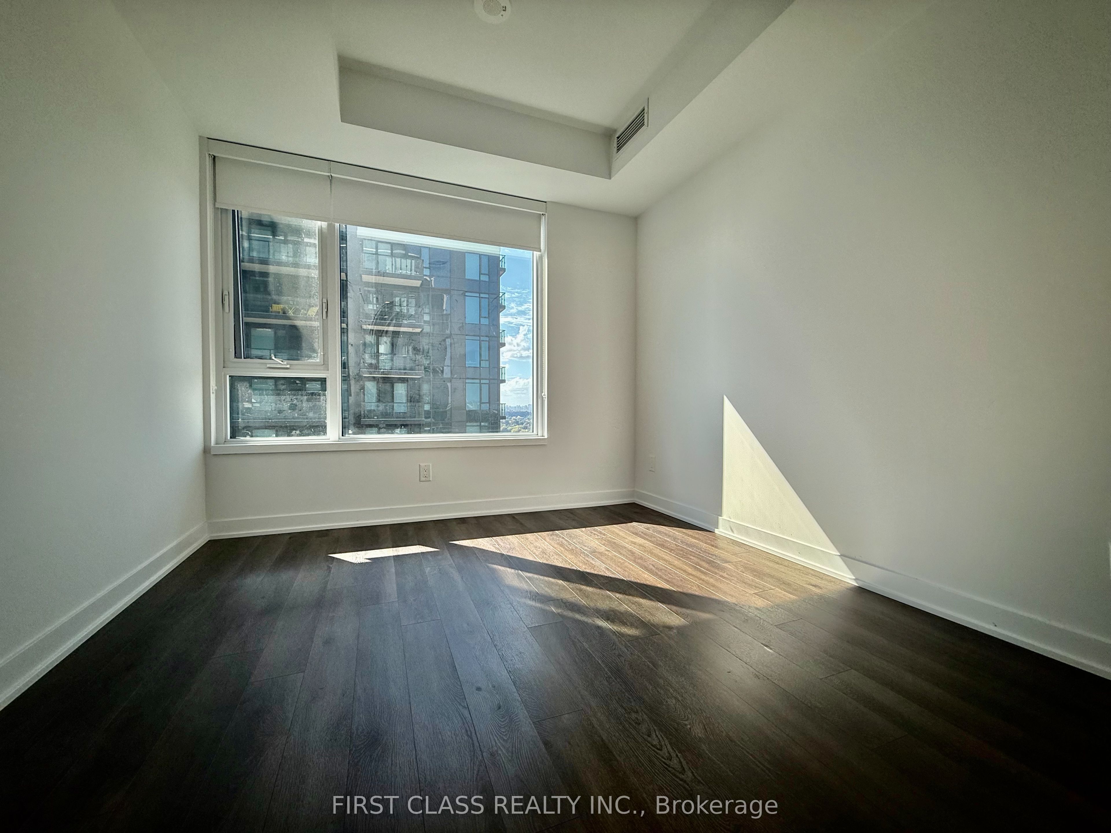 MLS #W12446005 image #17