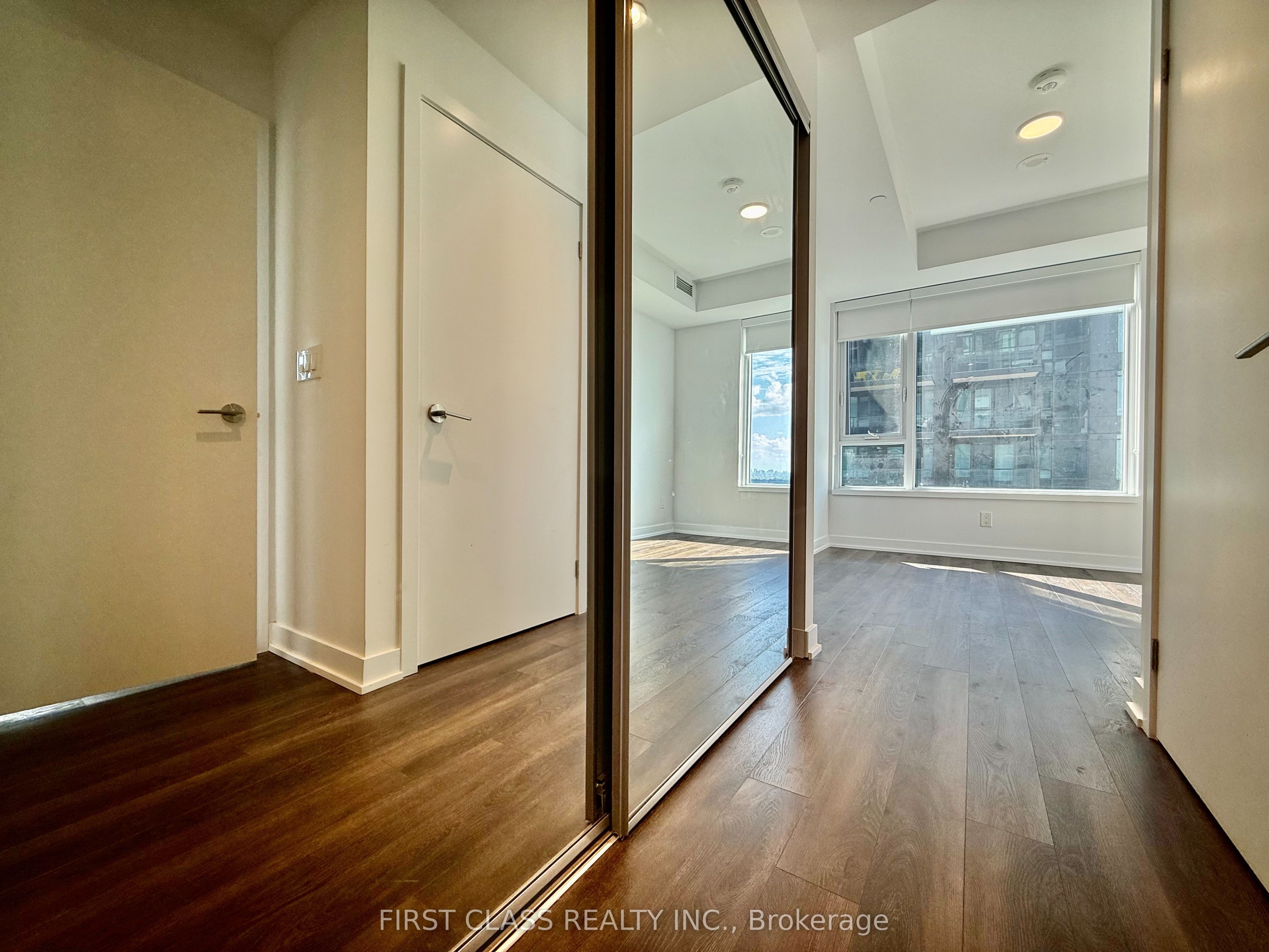 MLS #W12446005 image #19