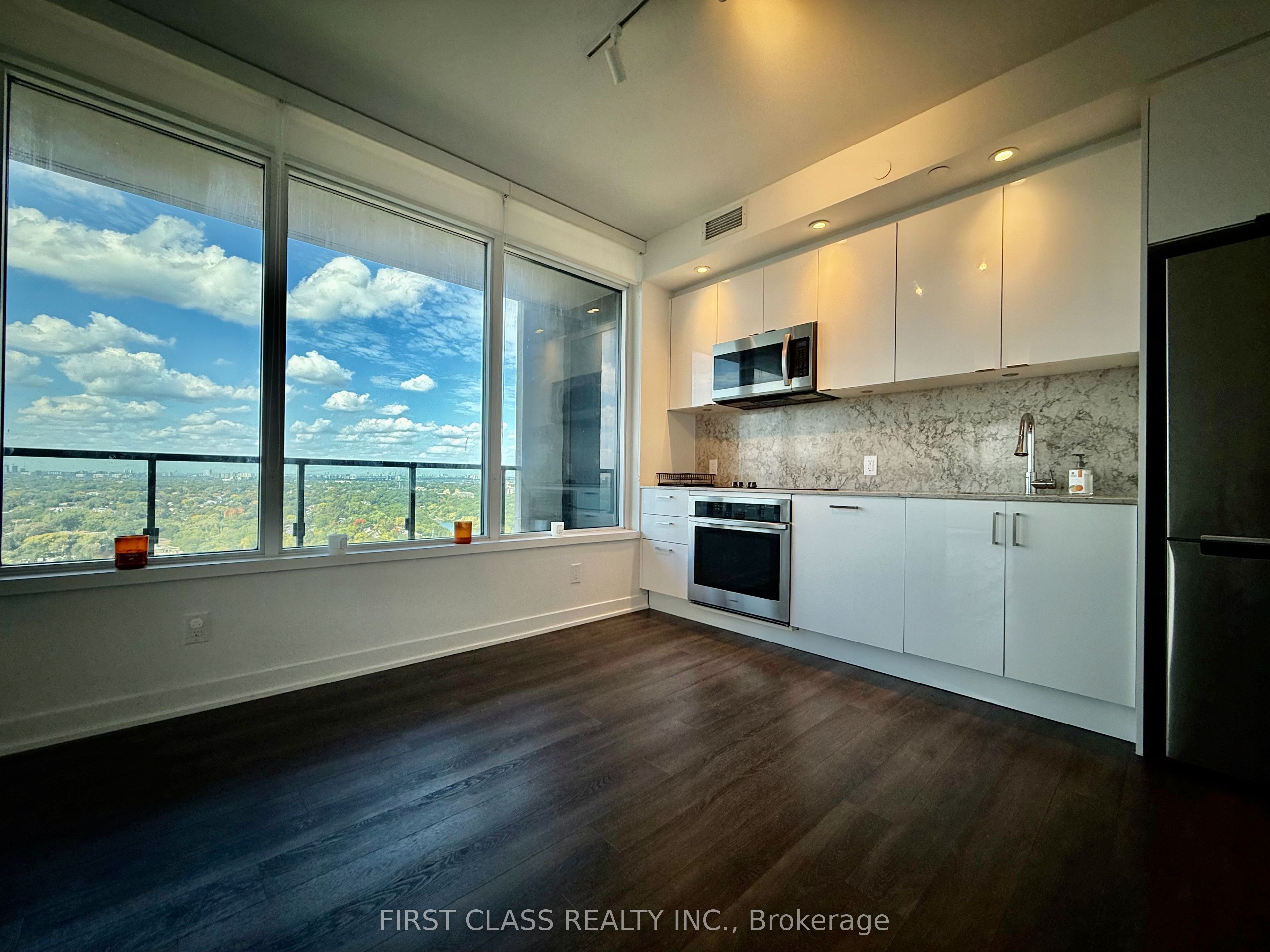 MLS #W12446005 image #6