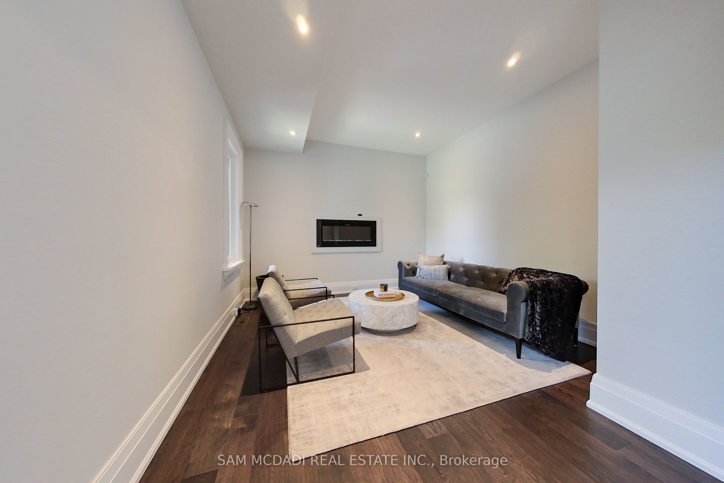 MLS #W12449728 image #2