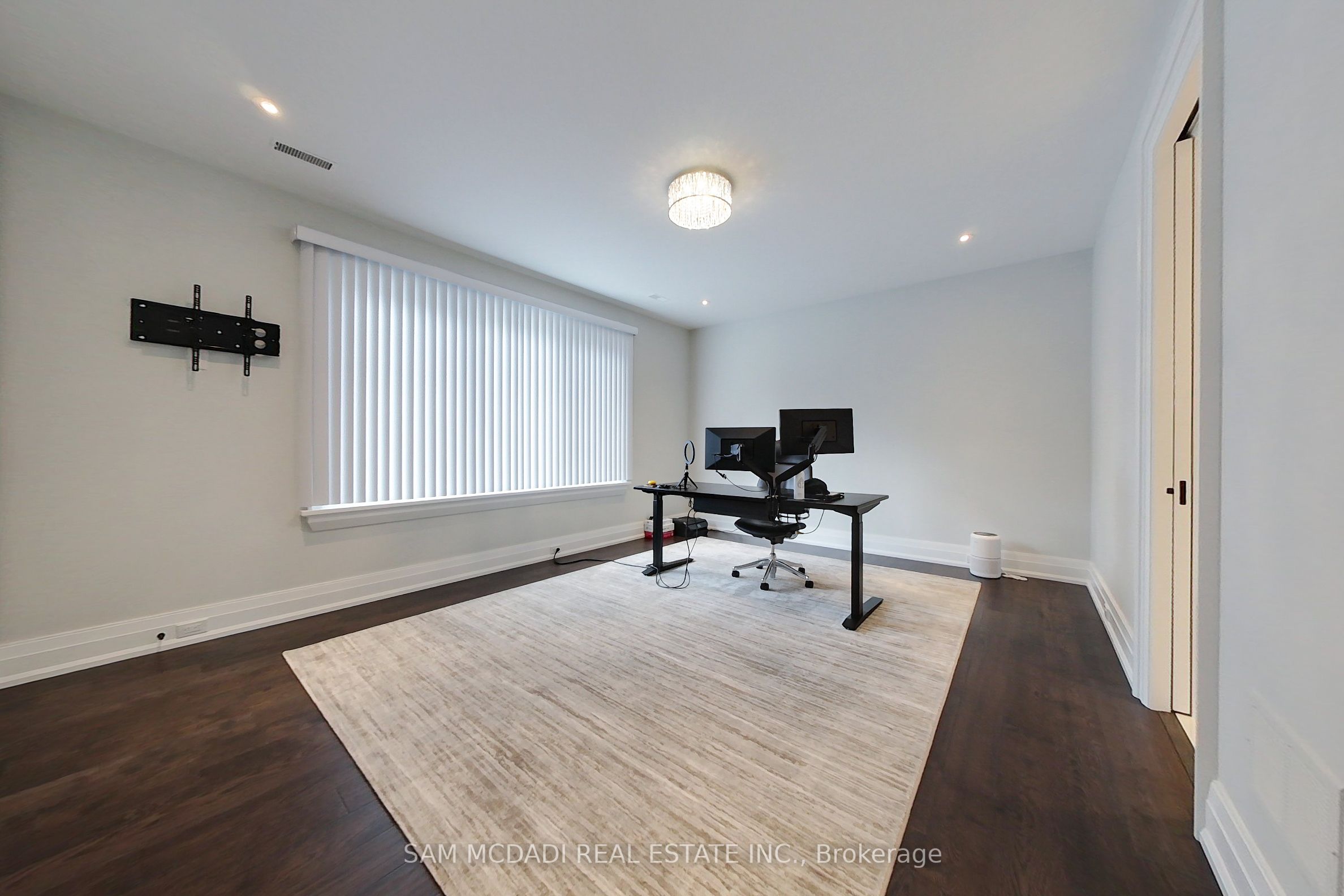 MLS #W12449728 image #20