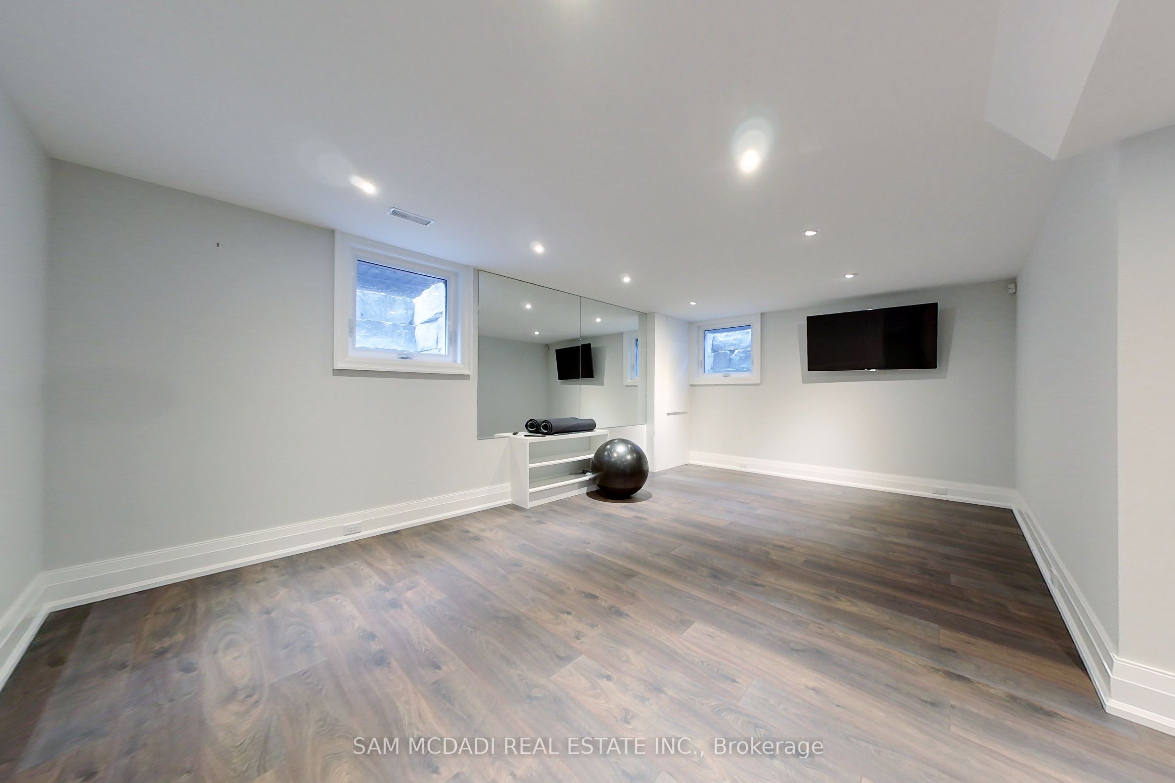 MLS #W12449728 image #32