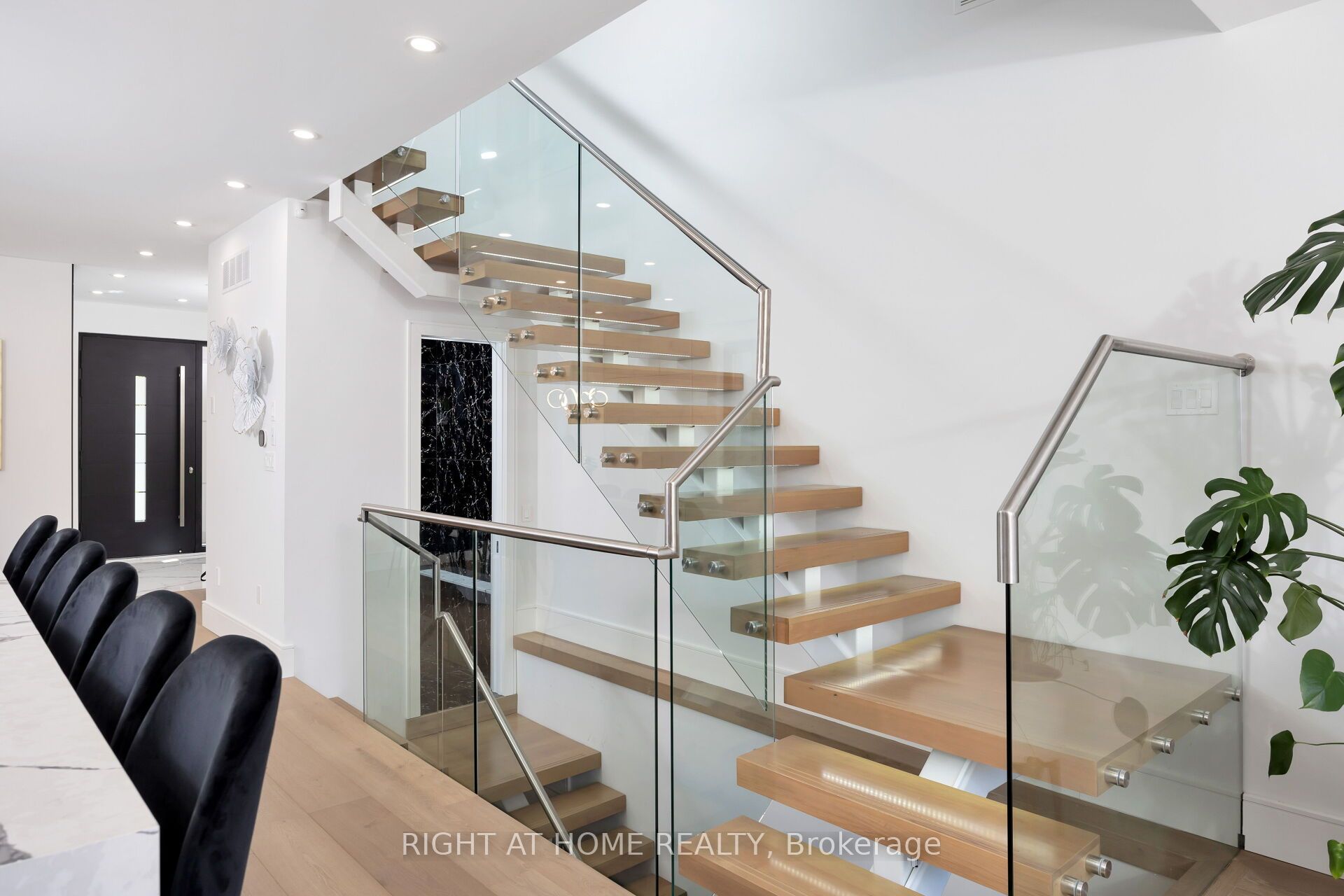 MLS #W12450438 image #10