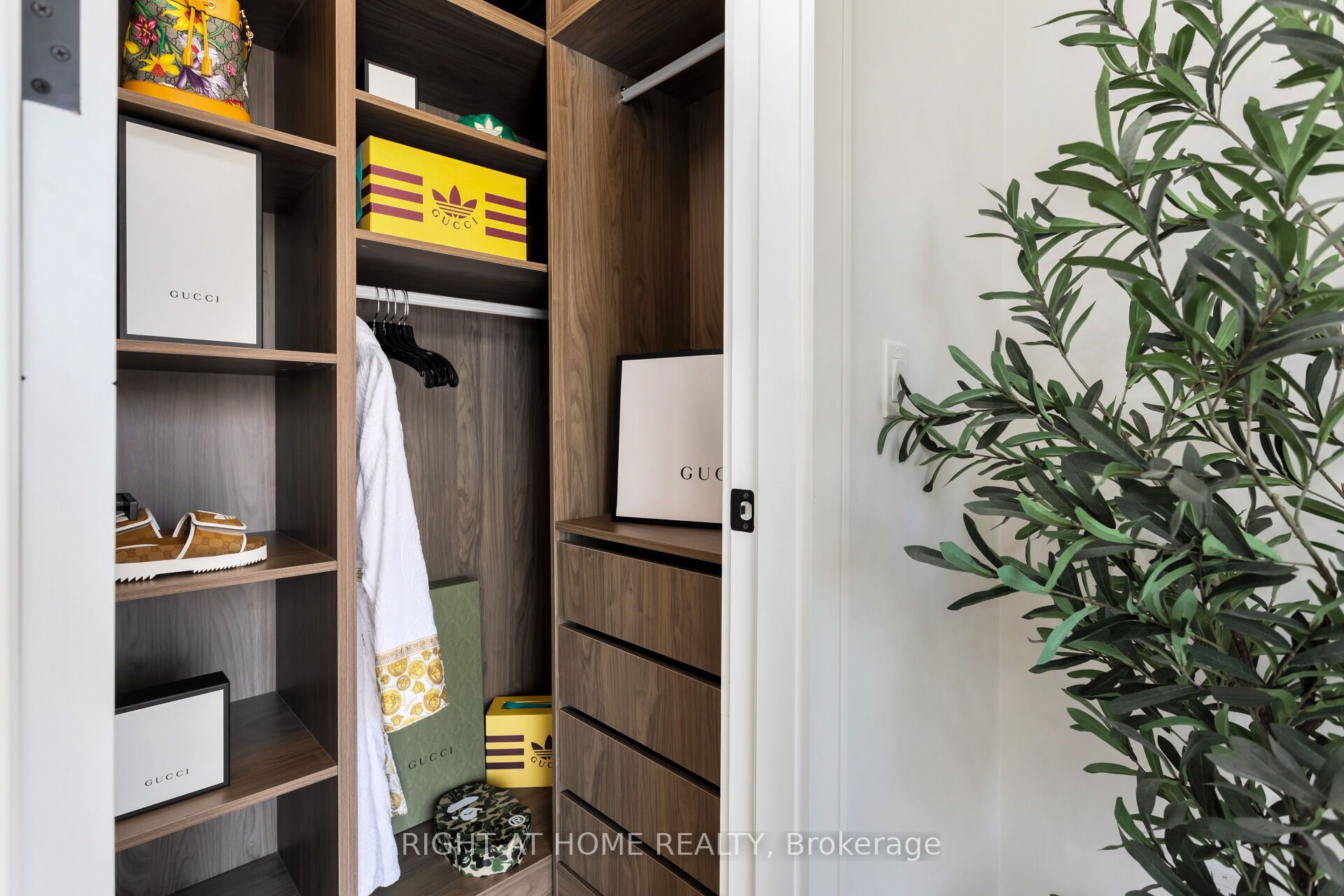 MLS #W12450438 image #13