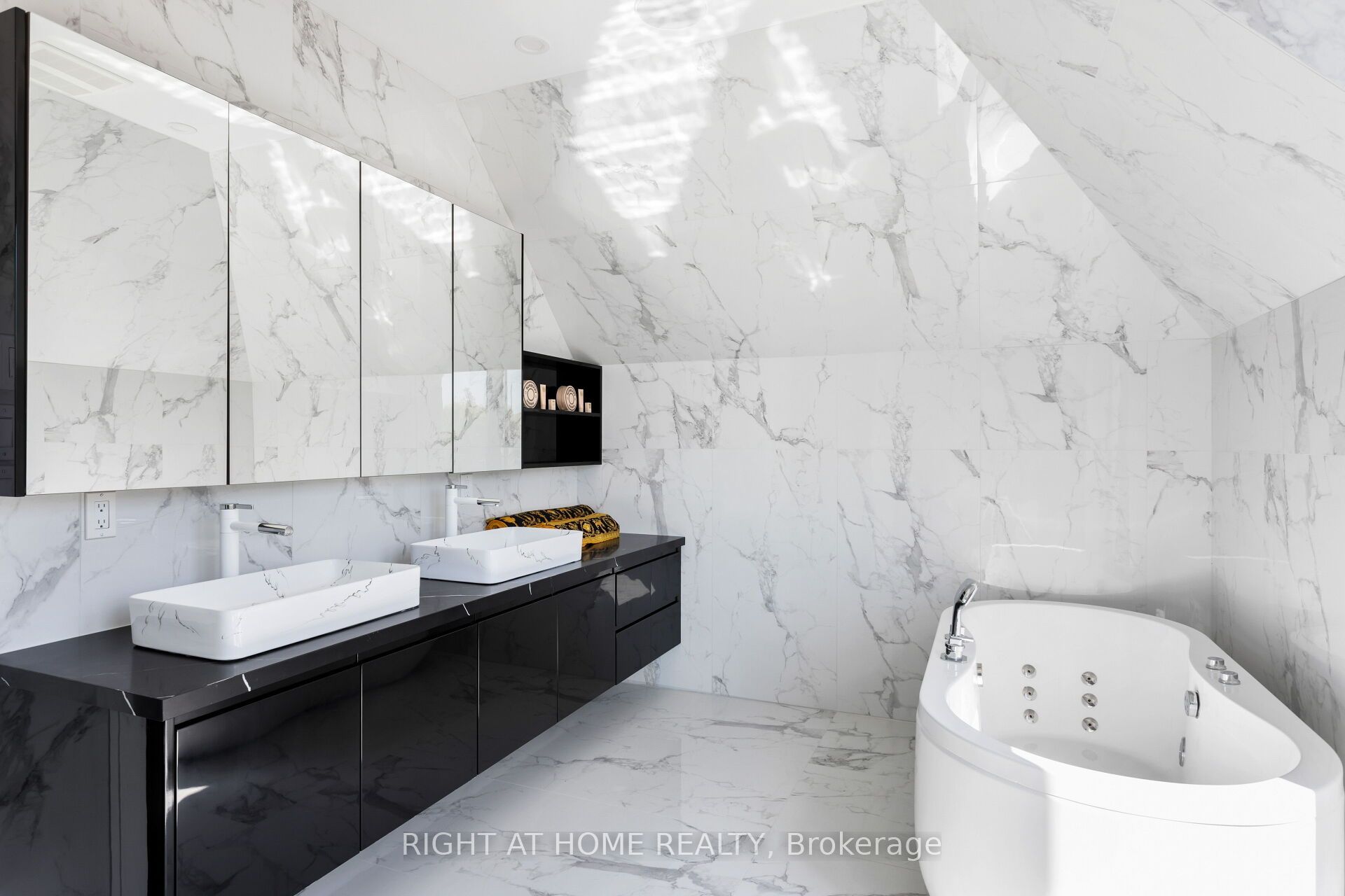 MLS #W12450438 image #29