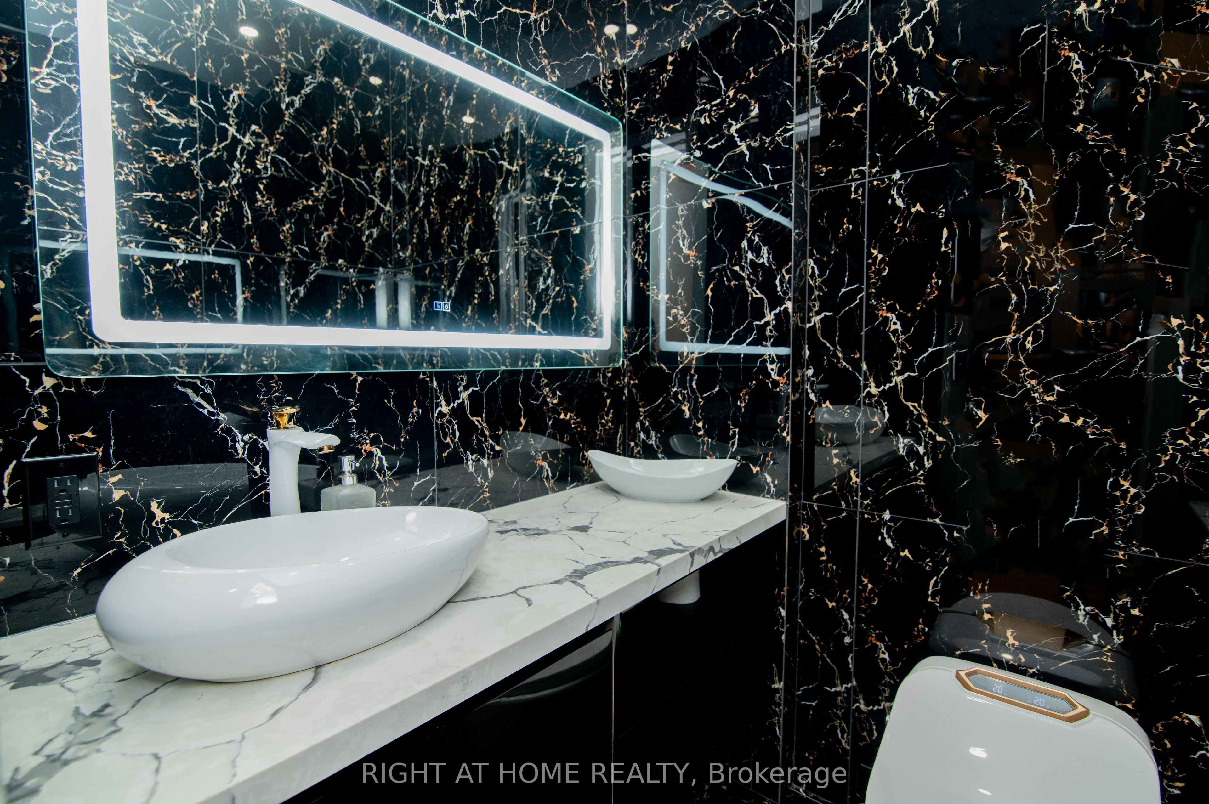 MLS #W12450438 image #45