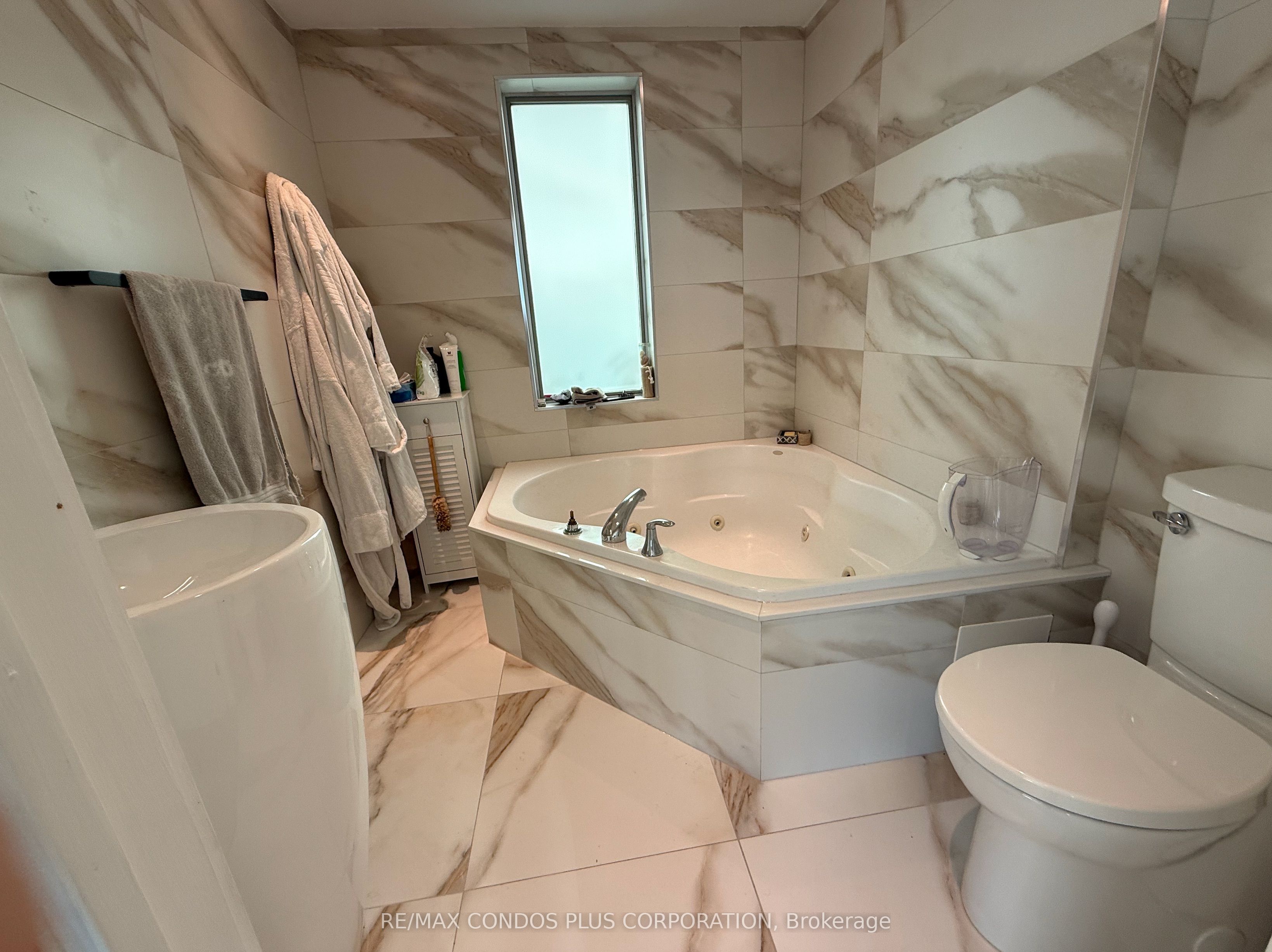 MLS #W12450937 image #11