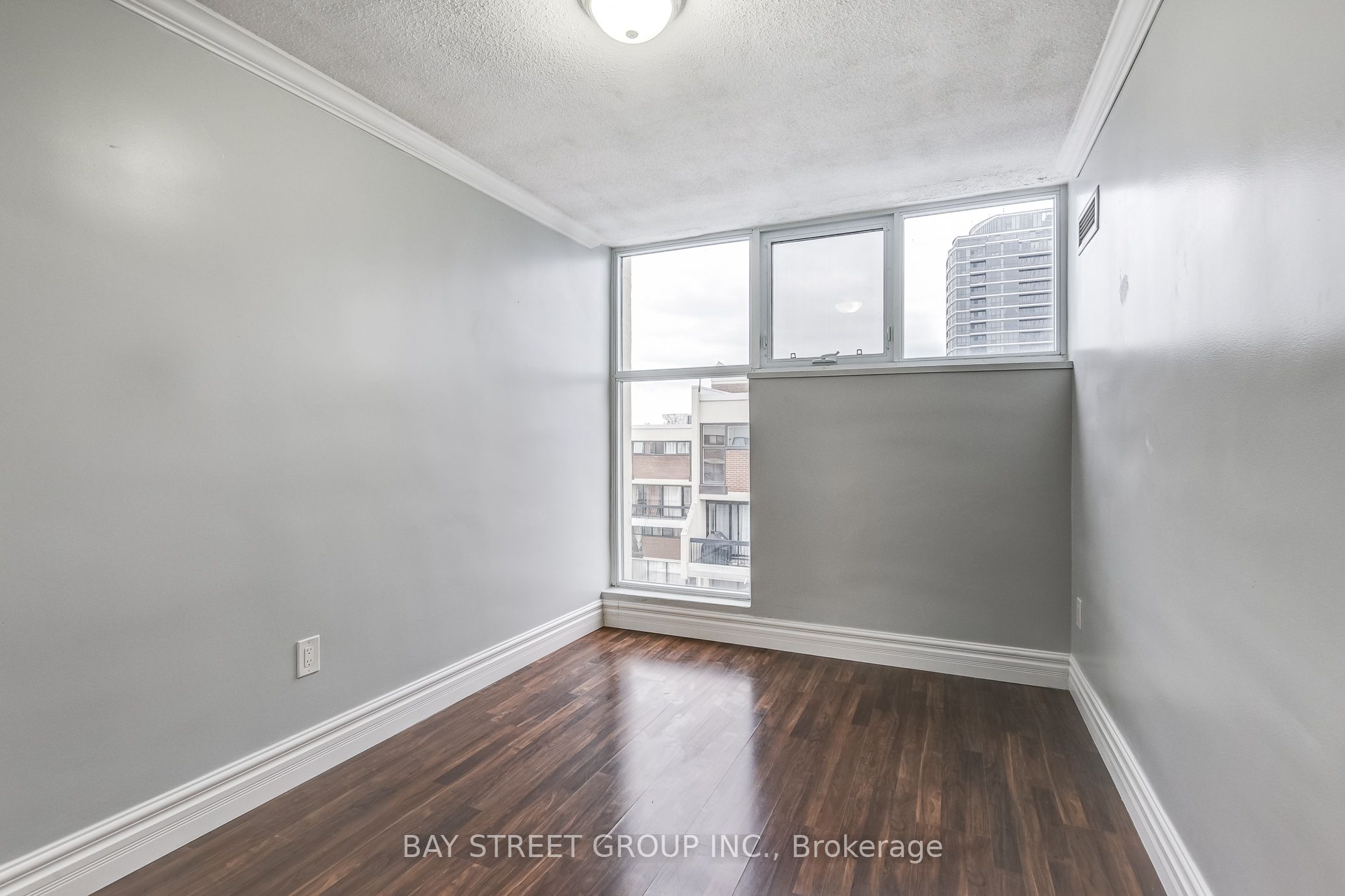 MLS #W12450938 image #6