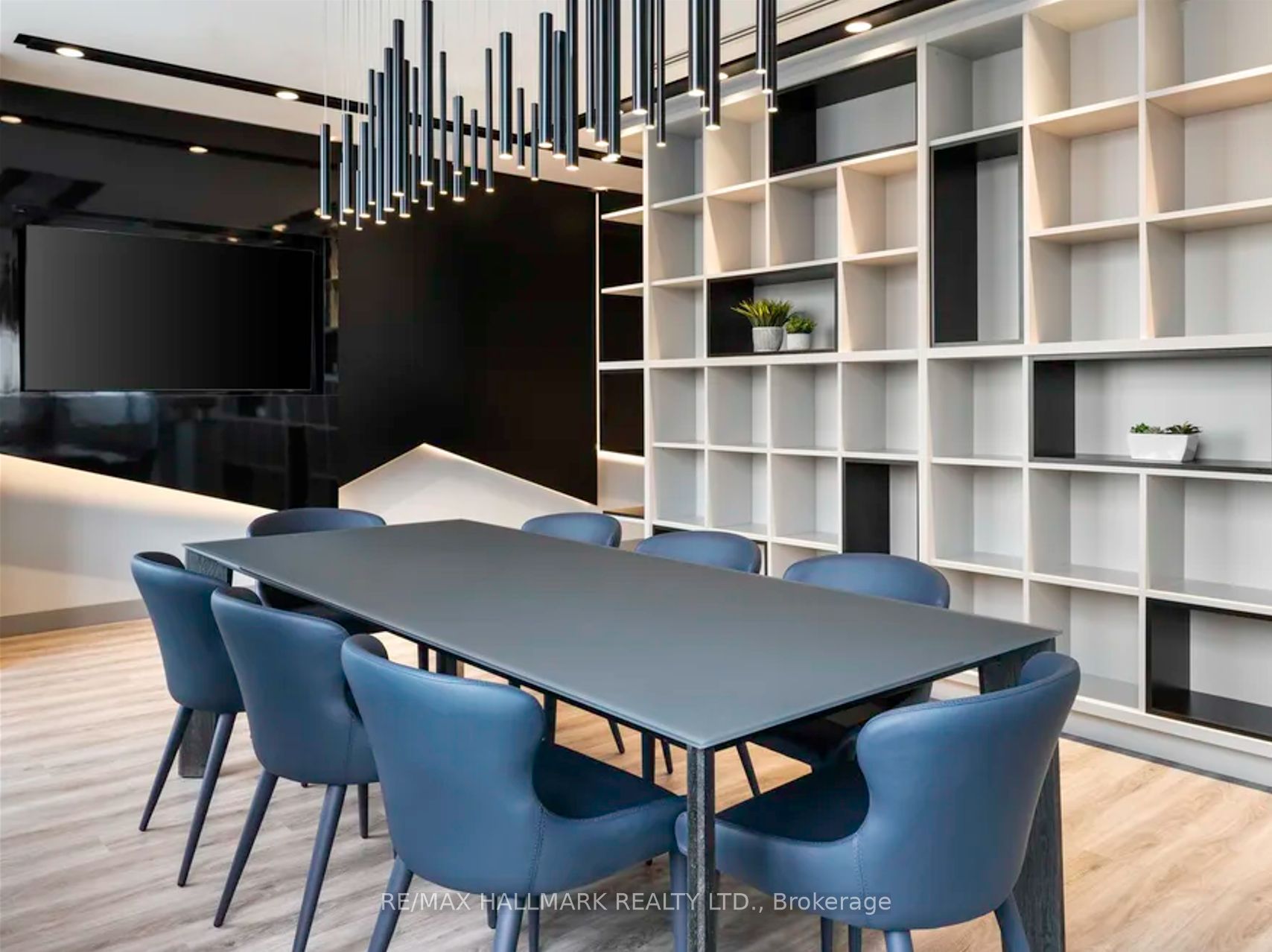 MLS #W12452972 image #10