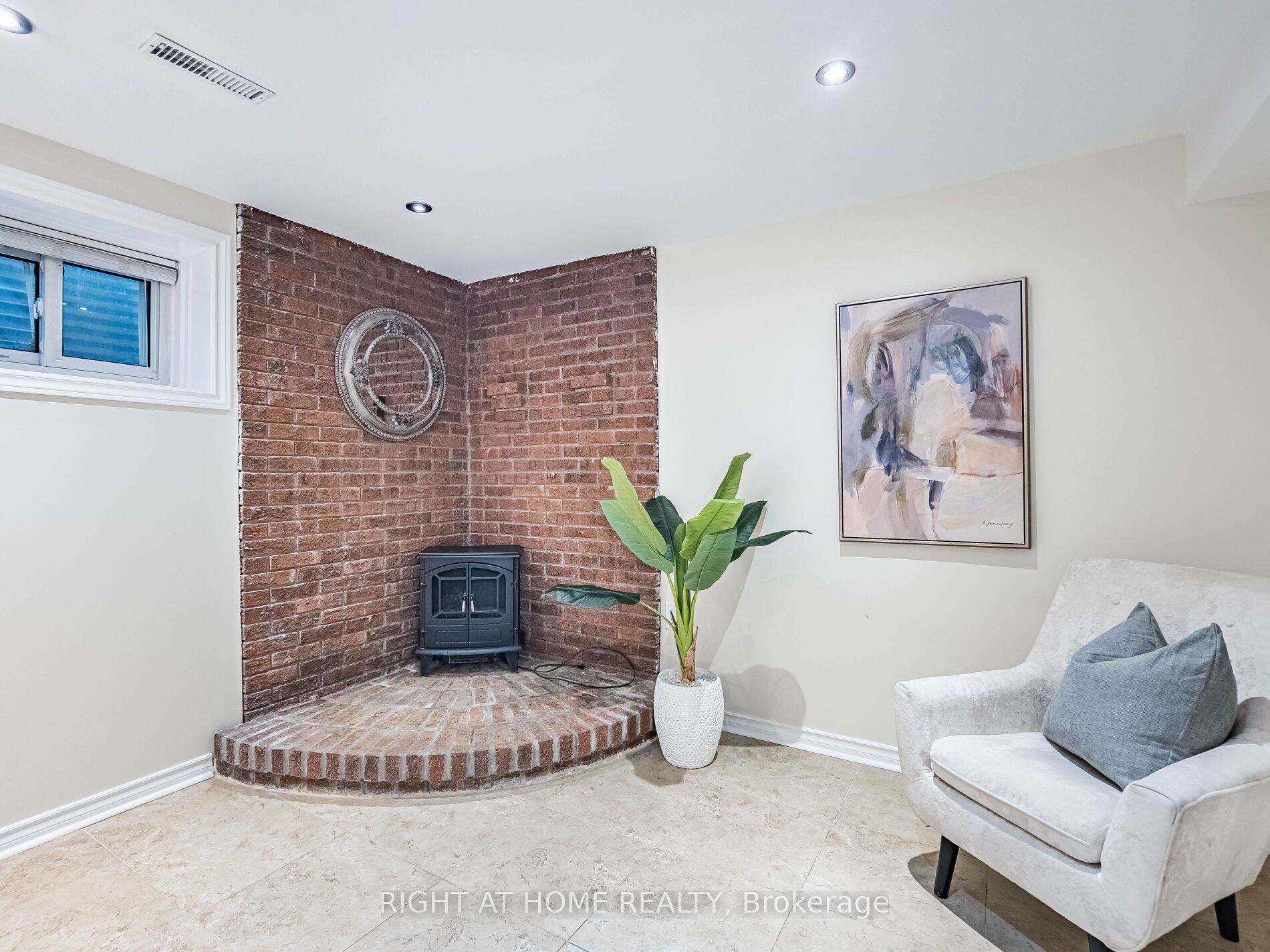 MLS #W12455457 image #19