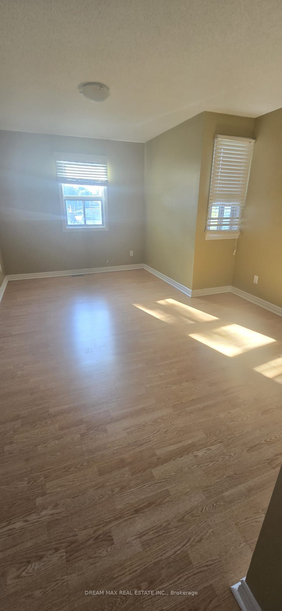 MLS #W12455755 image #27