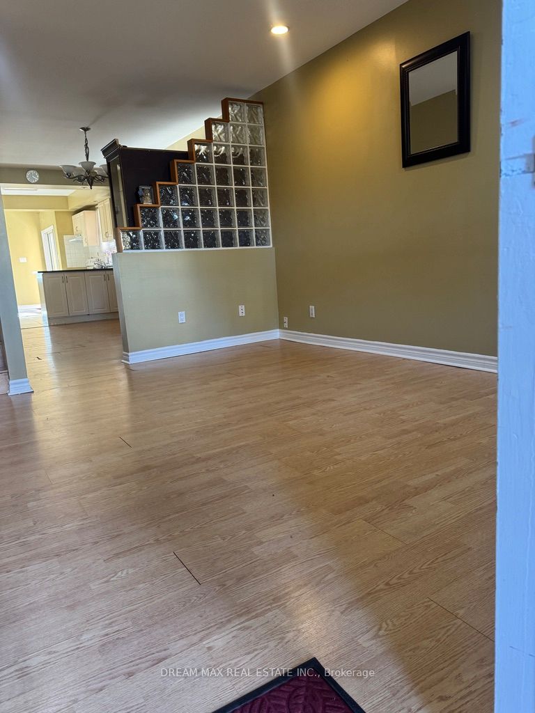 MLS #W12455755 image #4