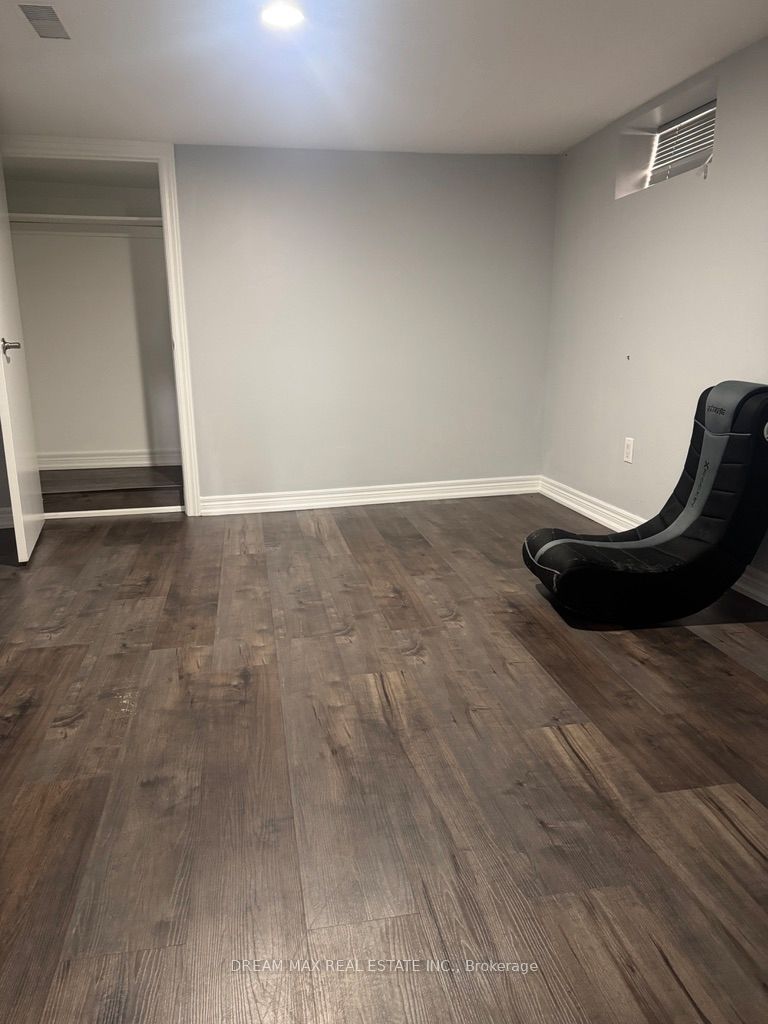 MLS #W12455755 image #5