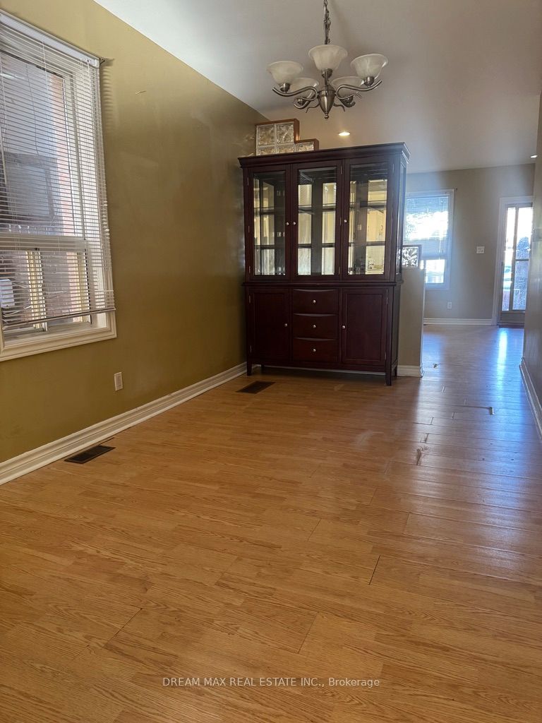 MLS #W12455755 image #6