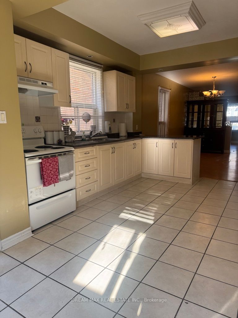 MLS #W12455755 image #7