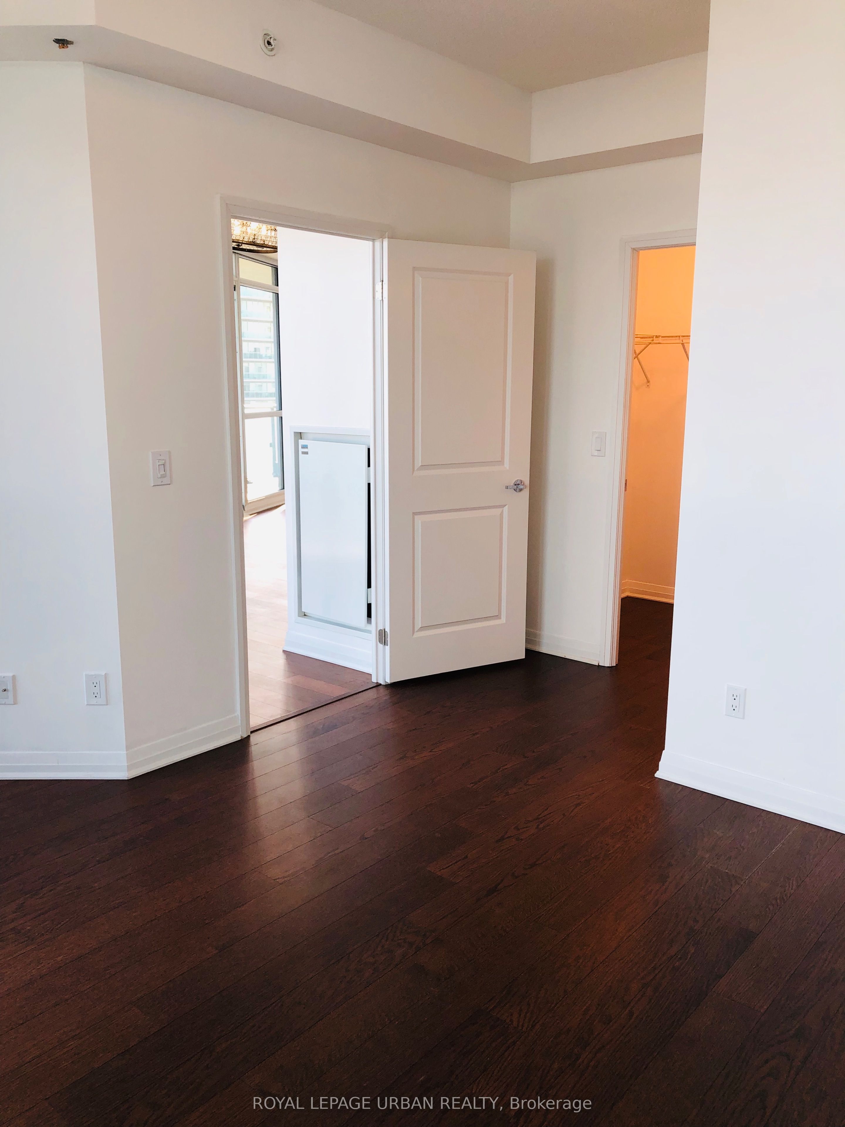 MLS #W12456658 image #11