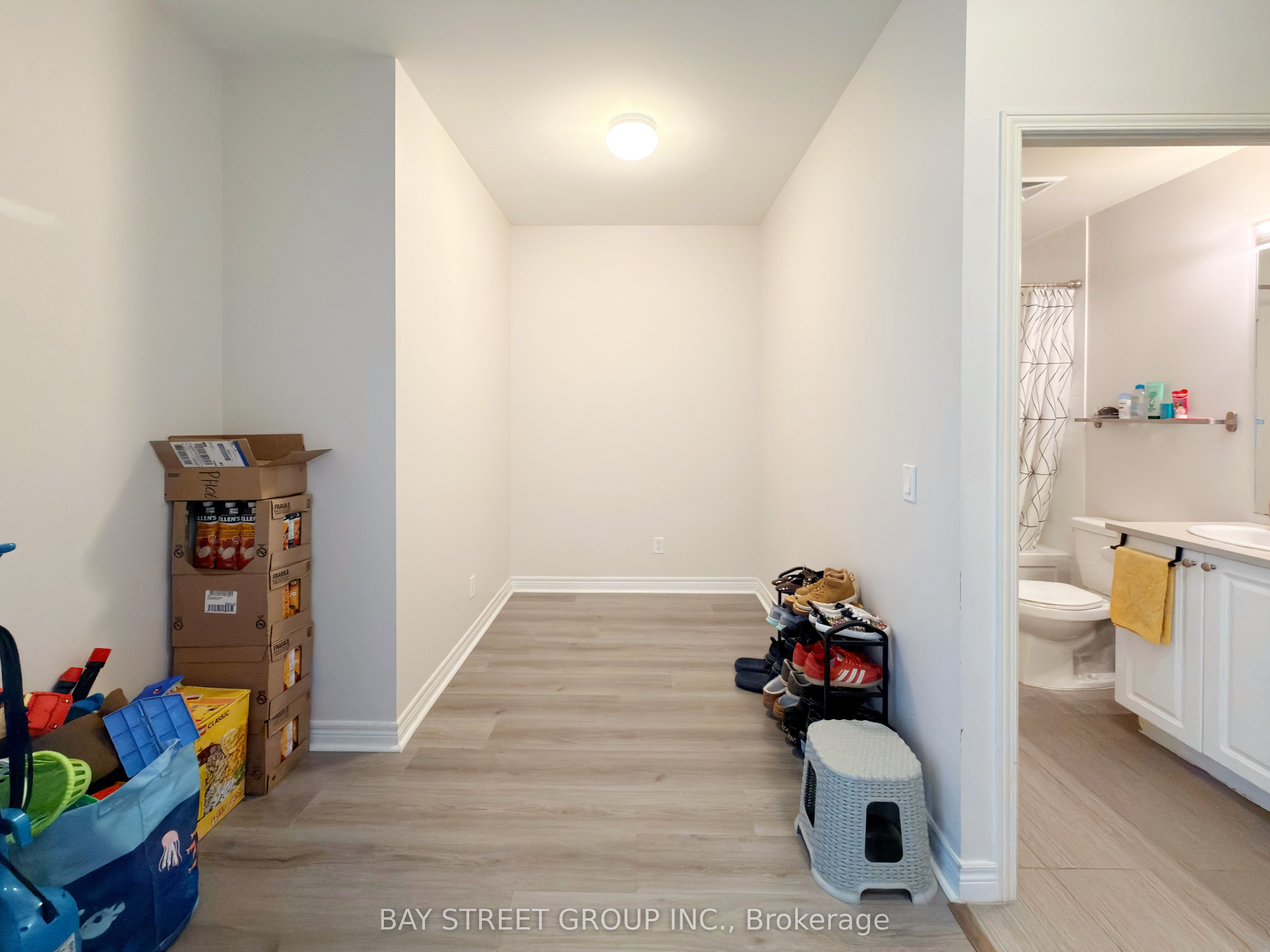 MLS #W12457412 image #13