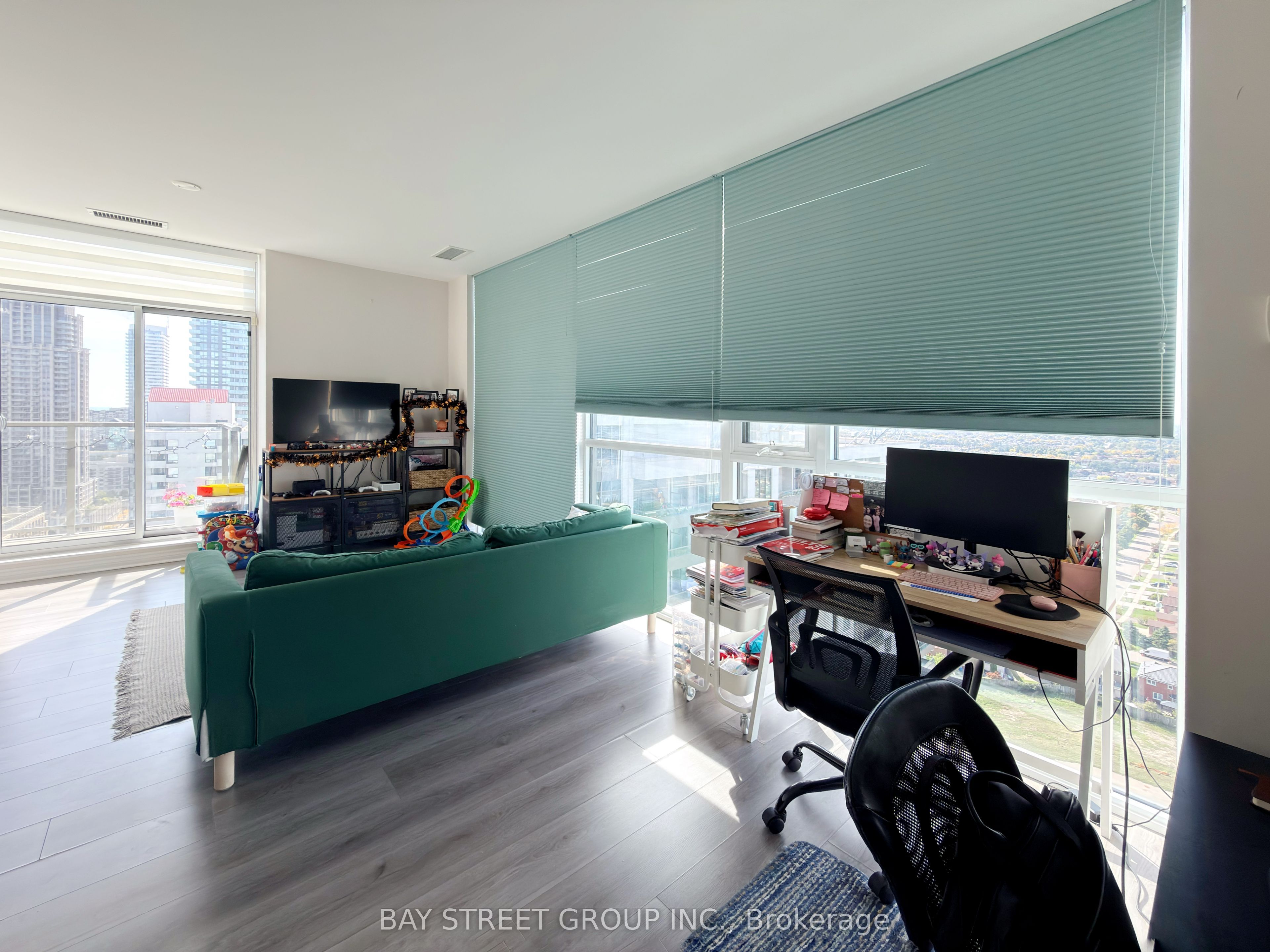 MLS #W12457412 image #4