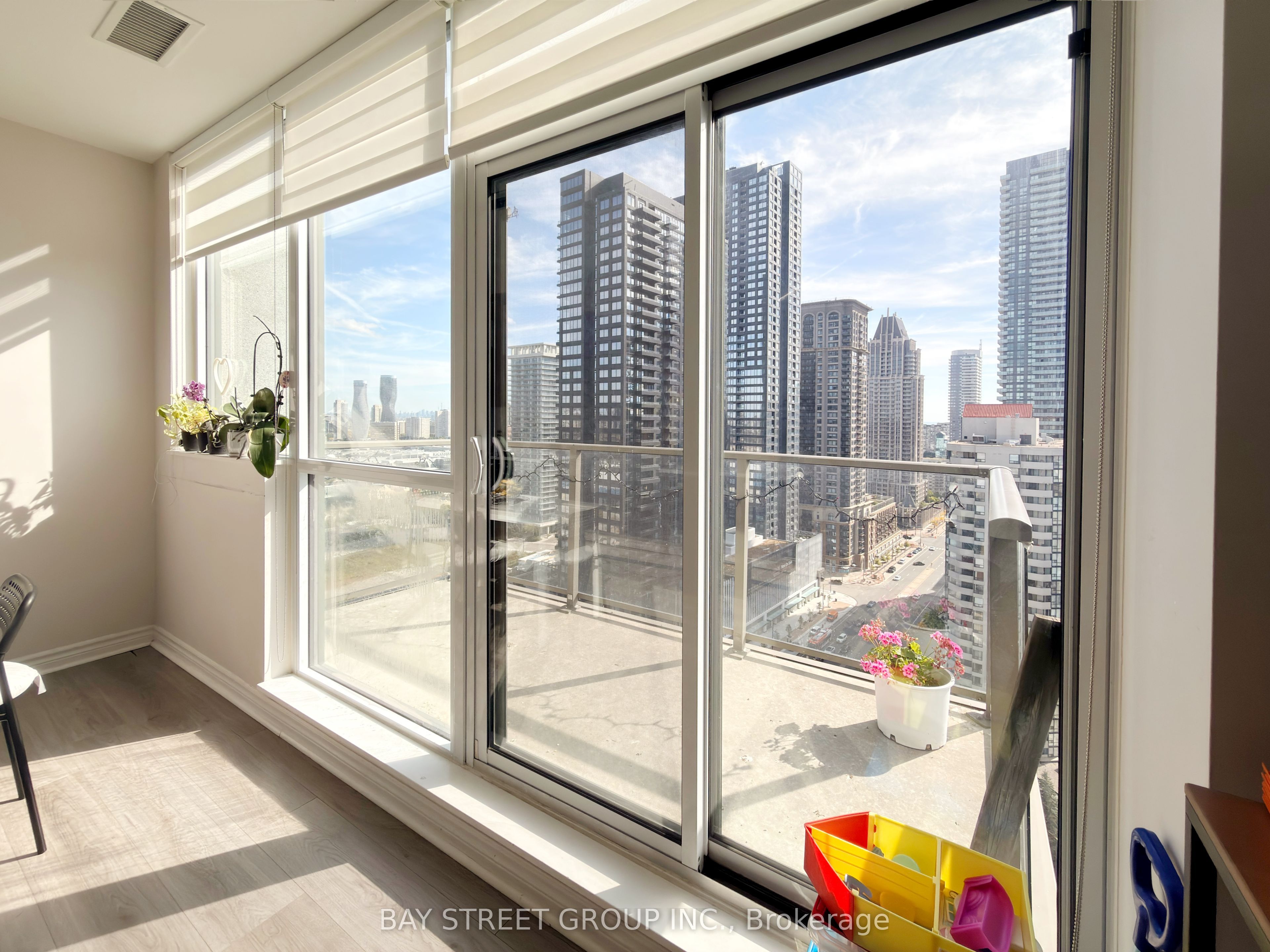 MLS #W12457412 image #5