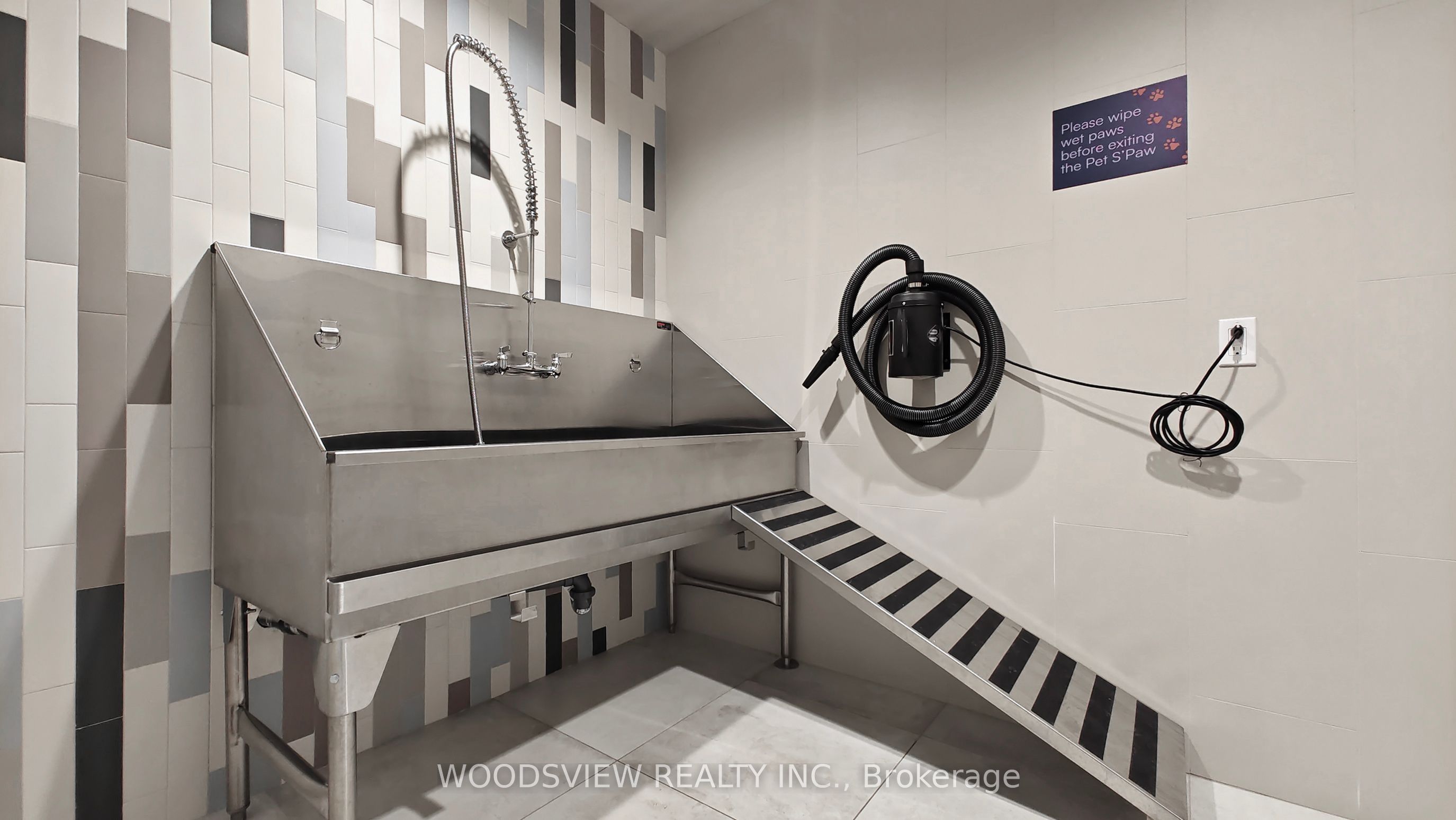 MLS #W12457916 image #16