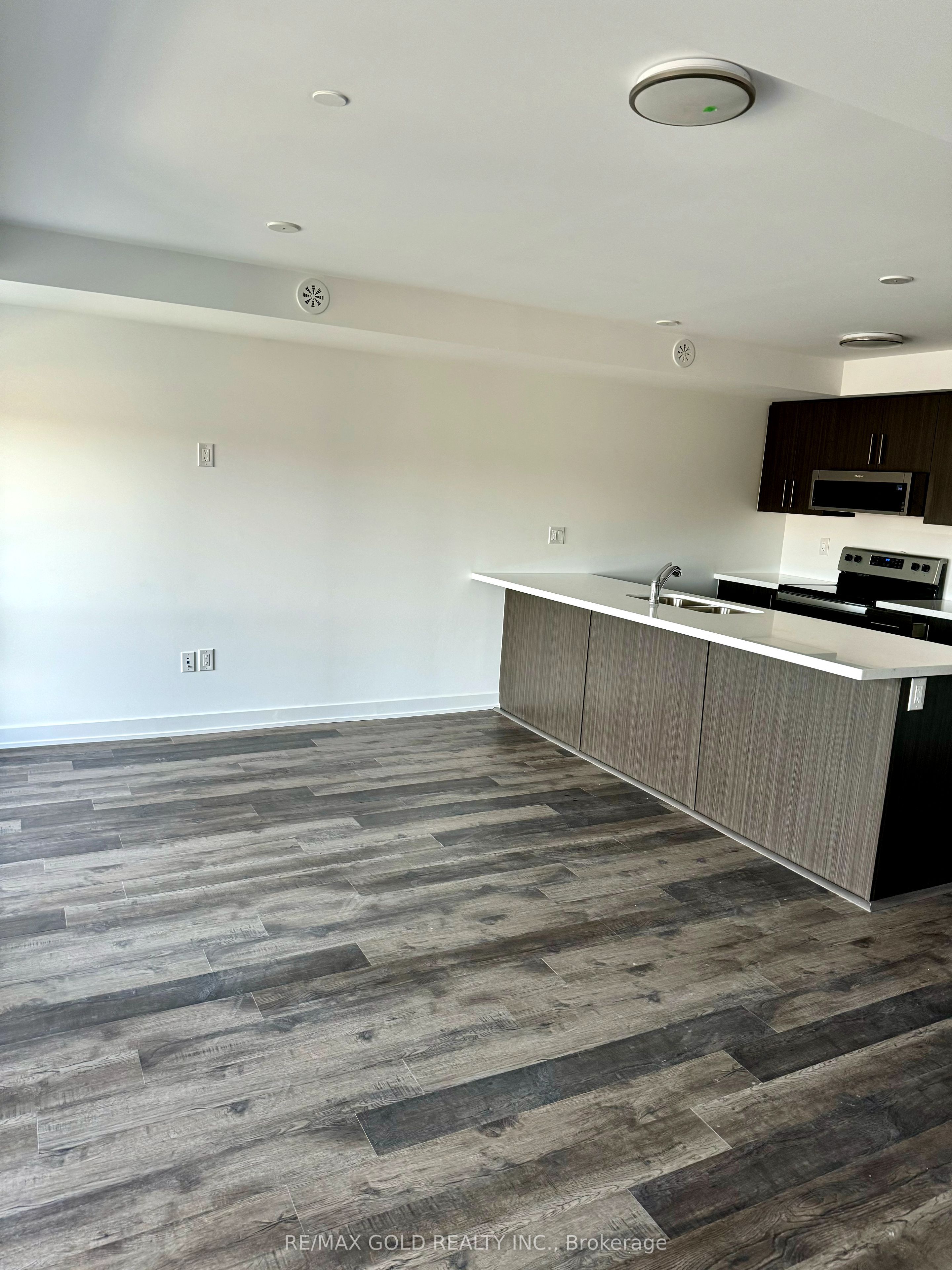 MLS #W12458886 image #3