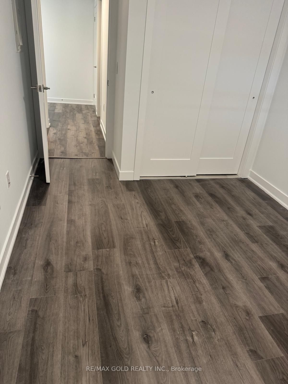 MLS #W12458886 image #9