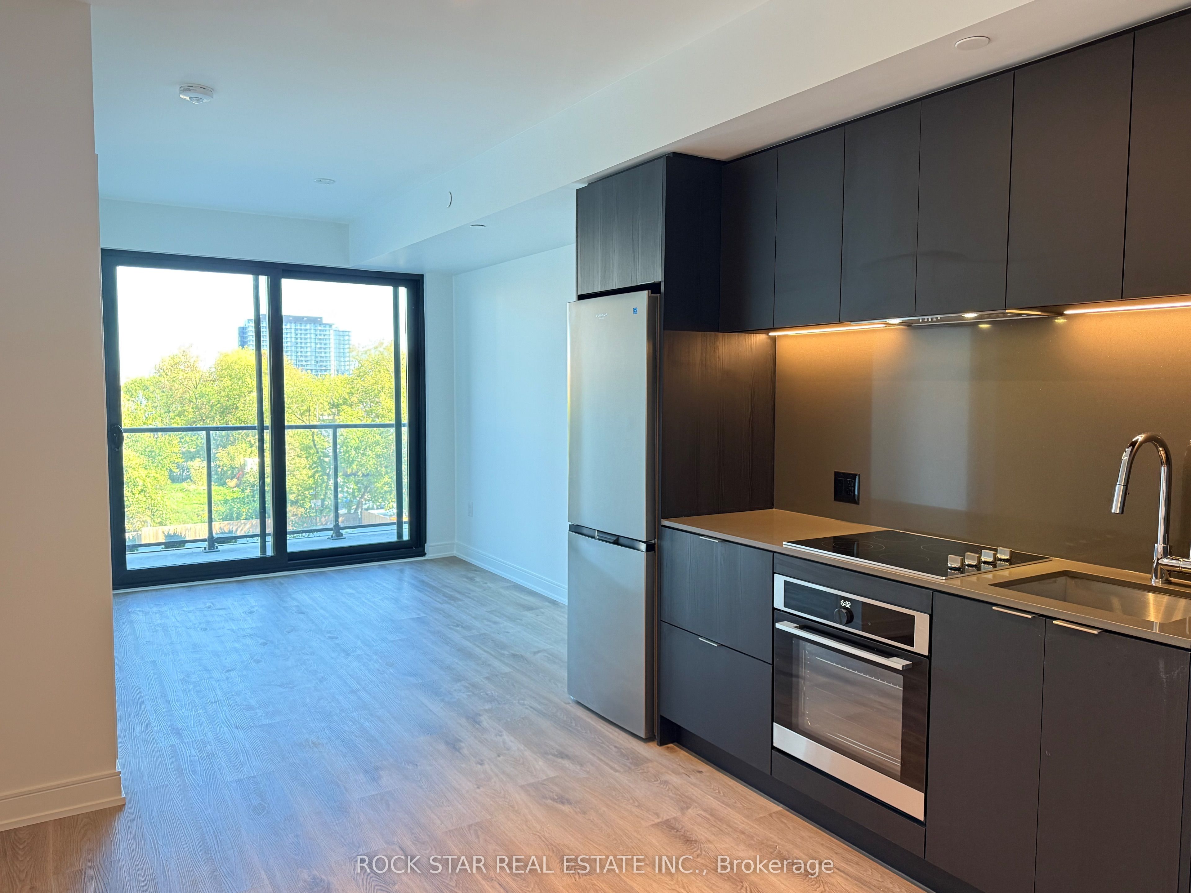 MLS #W12459284 image #3