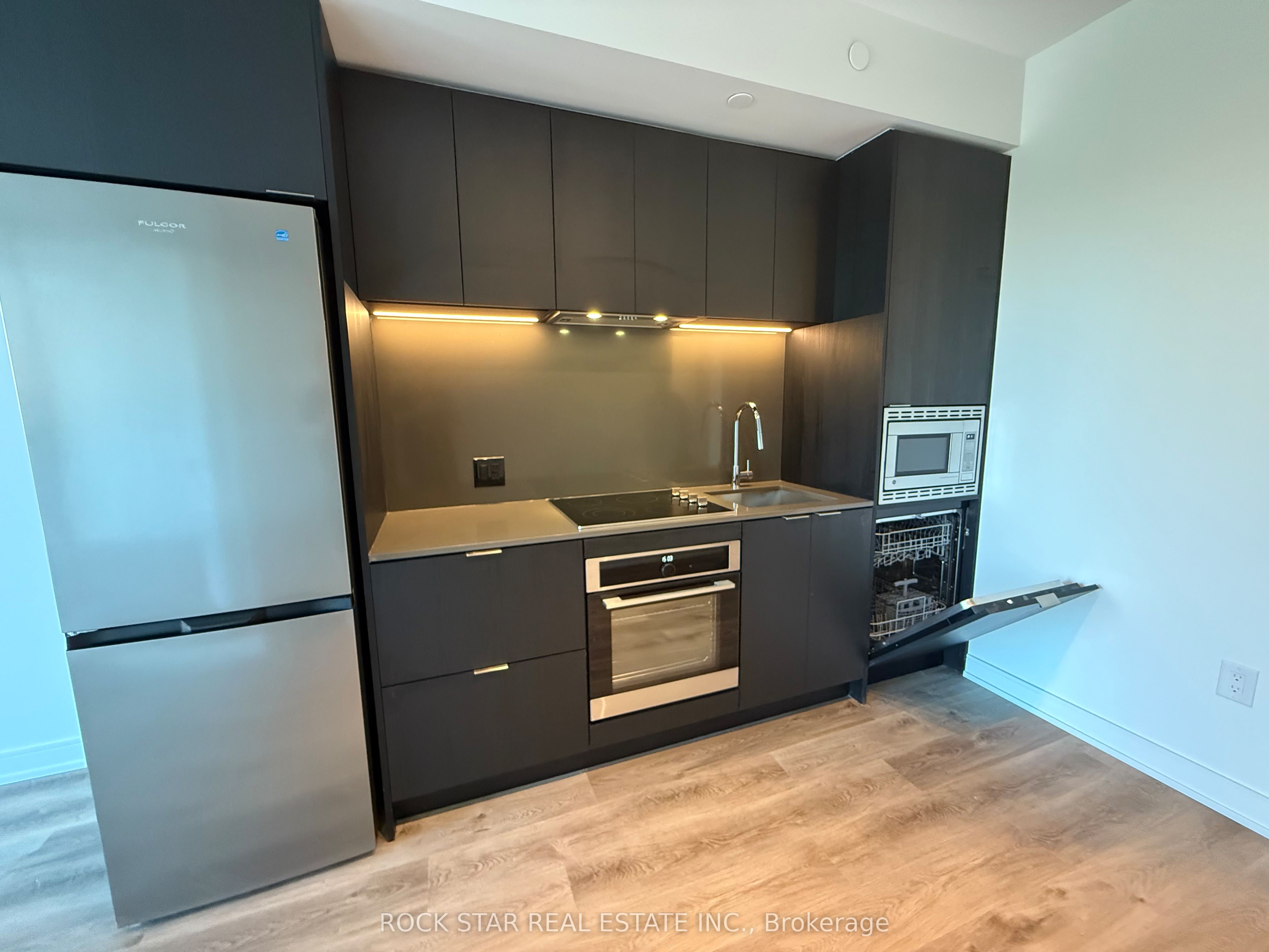 MLS #W12459284 image #4