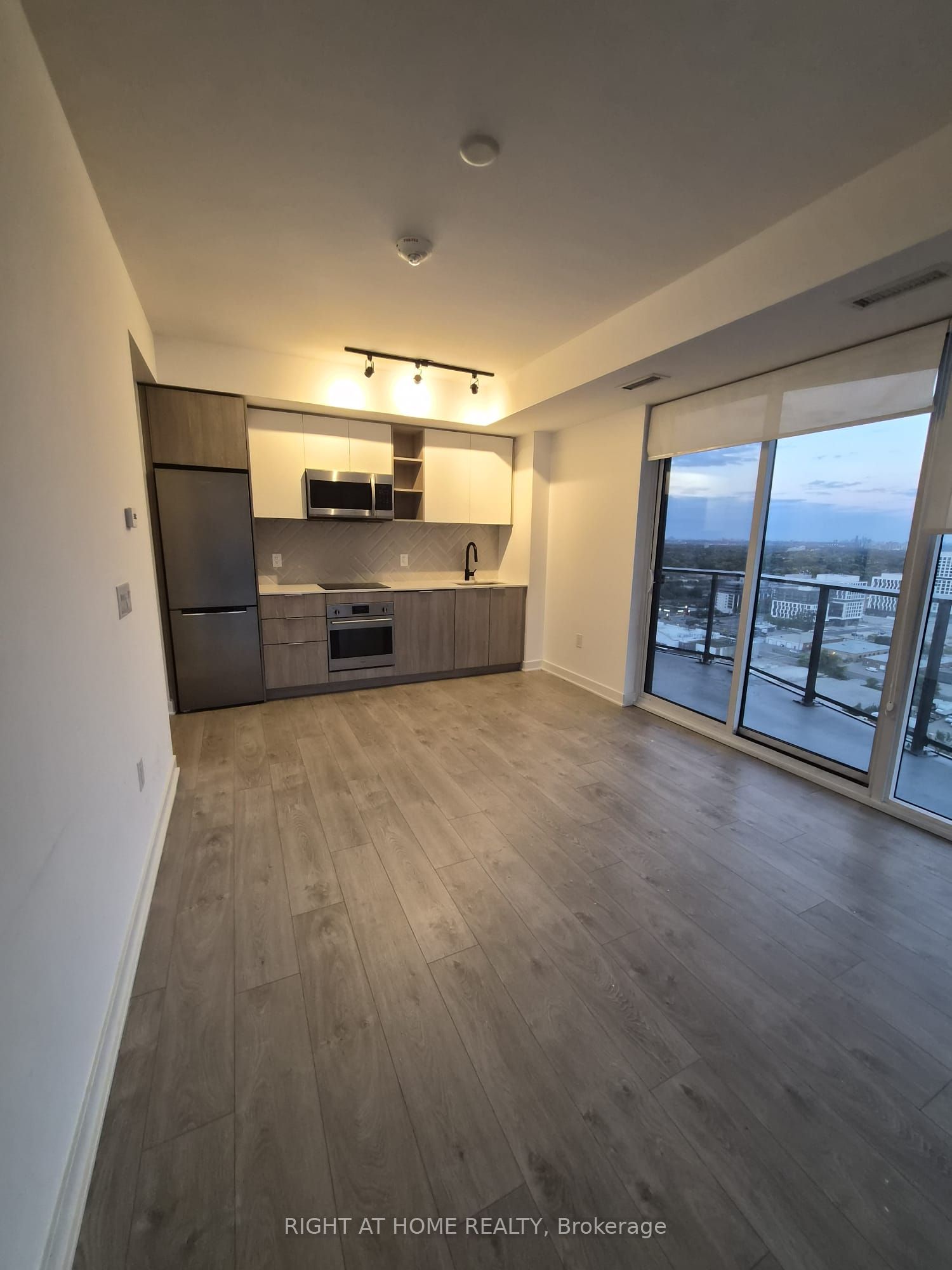 MLS #W12460403 image #12