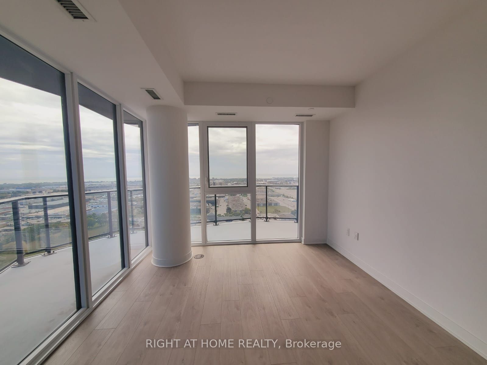 MLS #W12460403 image #14