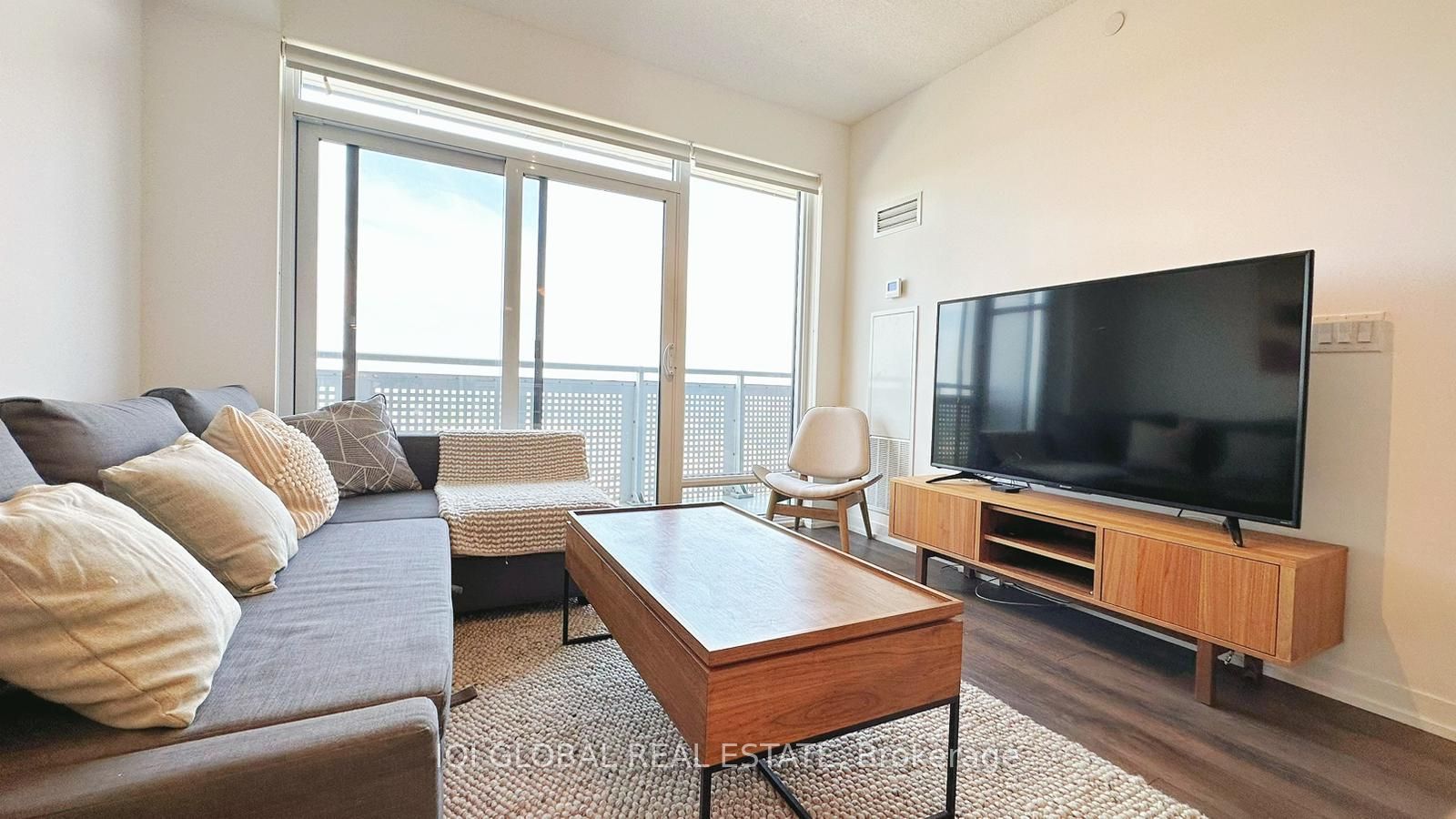 MLS #W12460936 image #2