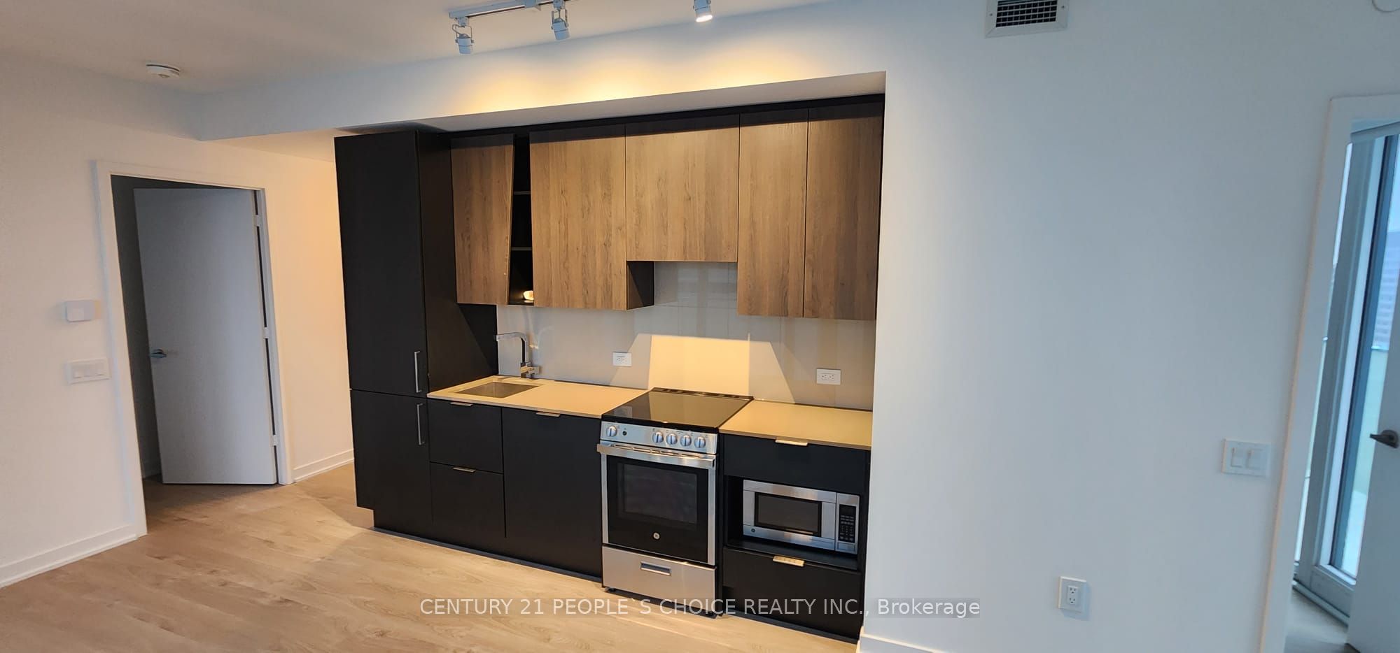 MLS #W12461861 image #6