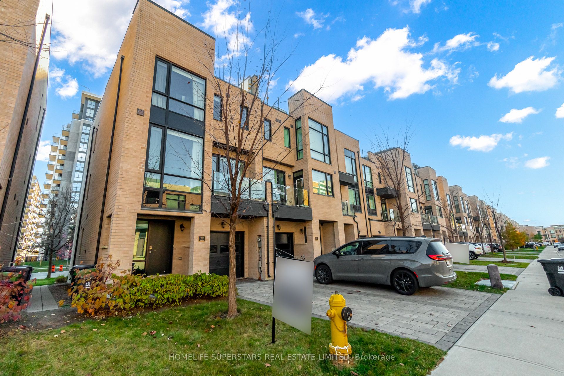 MLS #W12464118 image #1