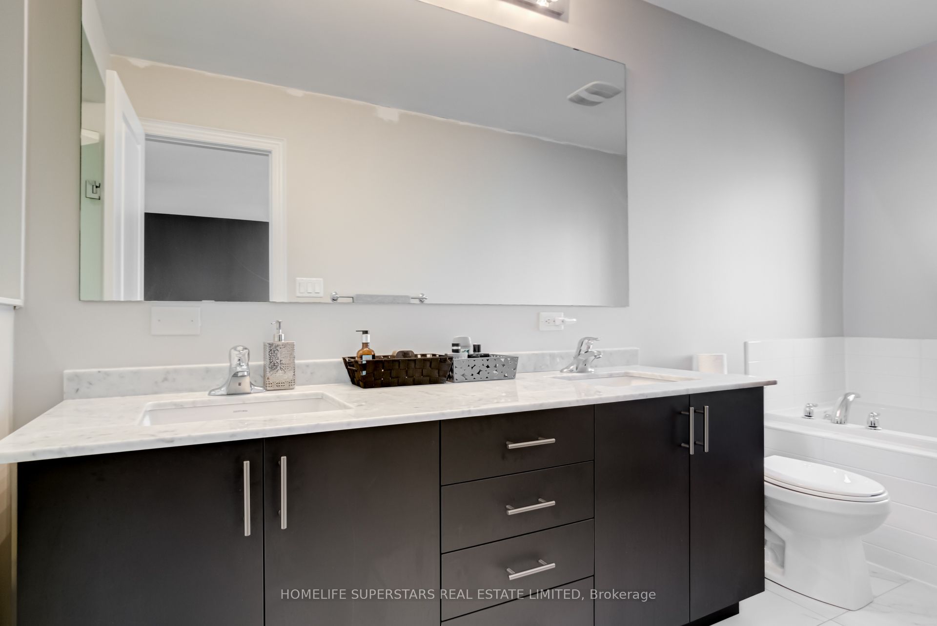 MLS #W12464118 image #12