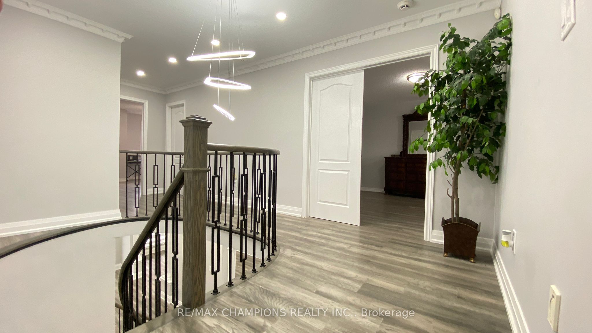 MLS #W12464709 image #12