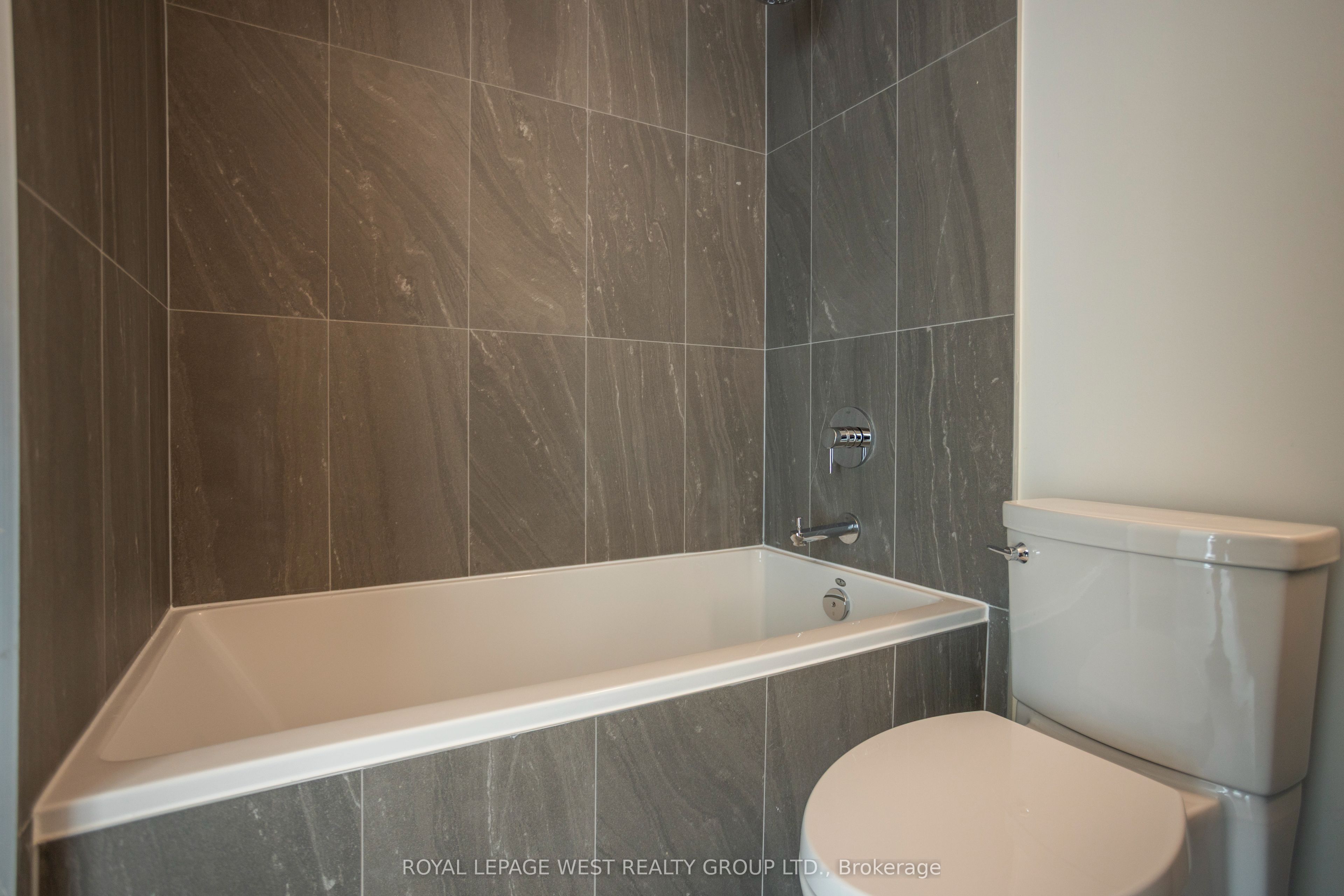 MLS #W12467397 image #6