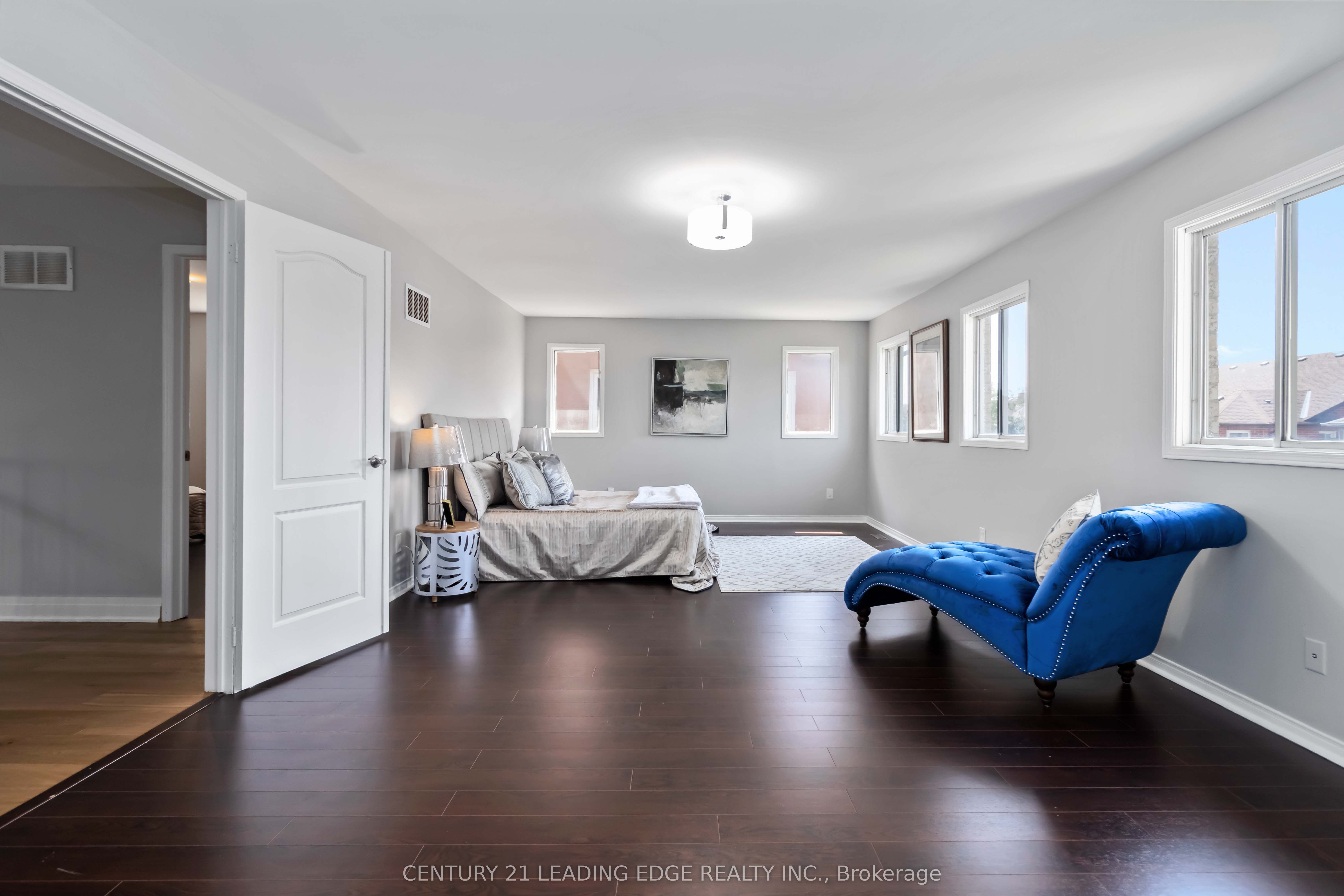 MLS #W12467636 image #23