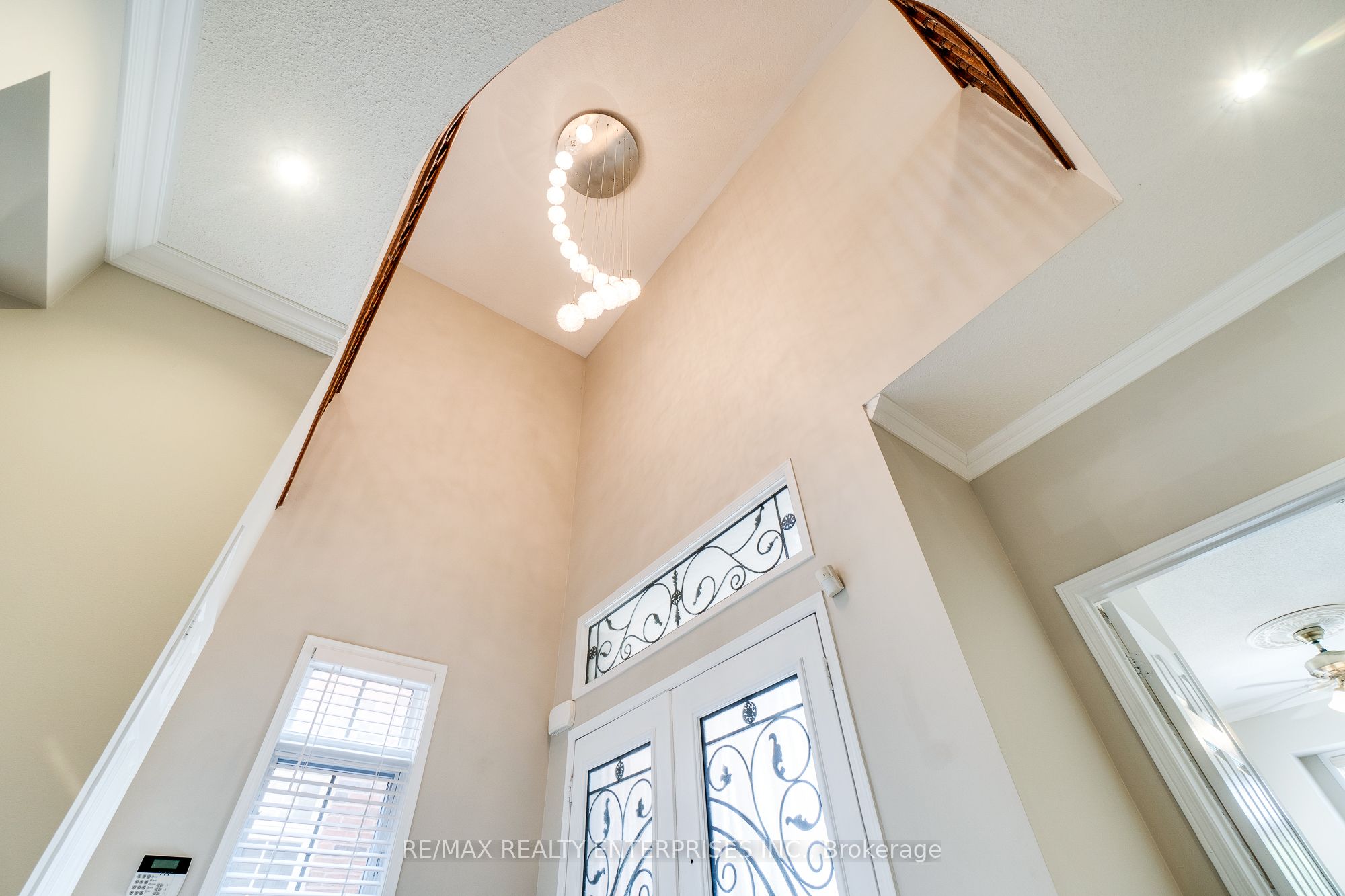 MLS #W12469430 image #9