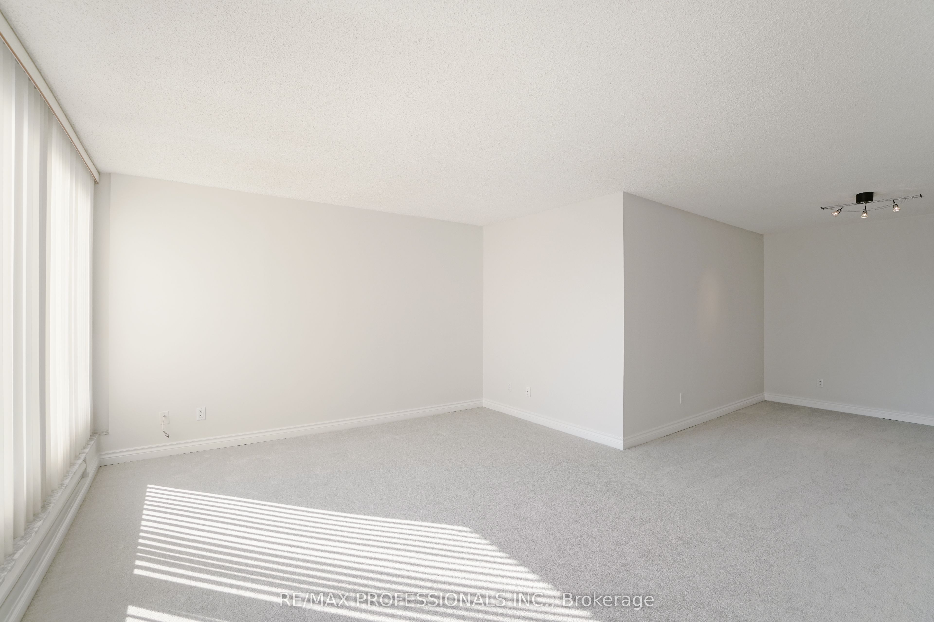 MLS #W12469523 image #16