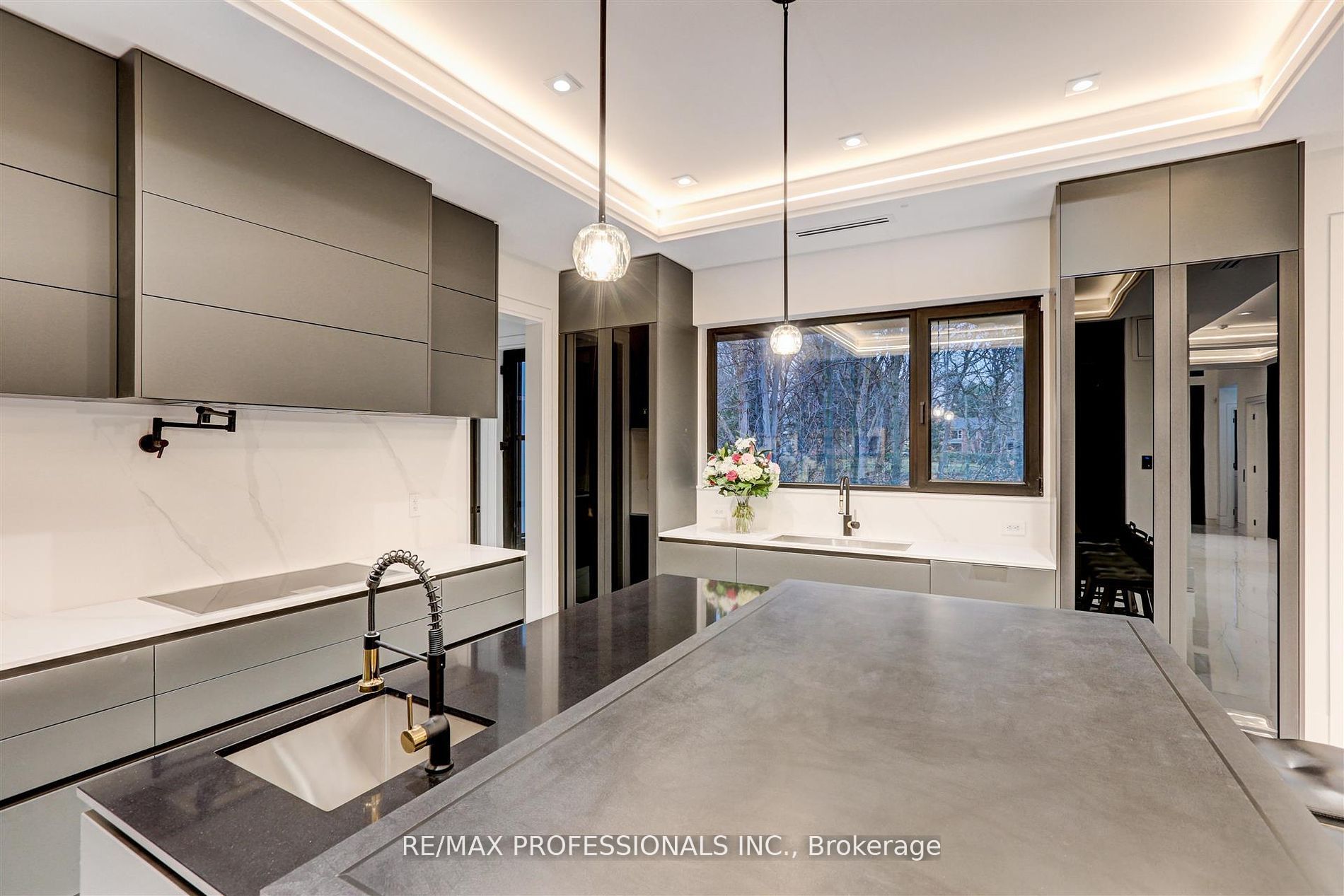 MLS #W12470001 image #10