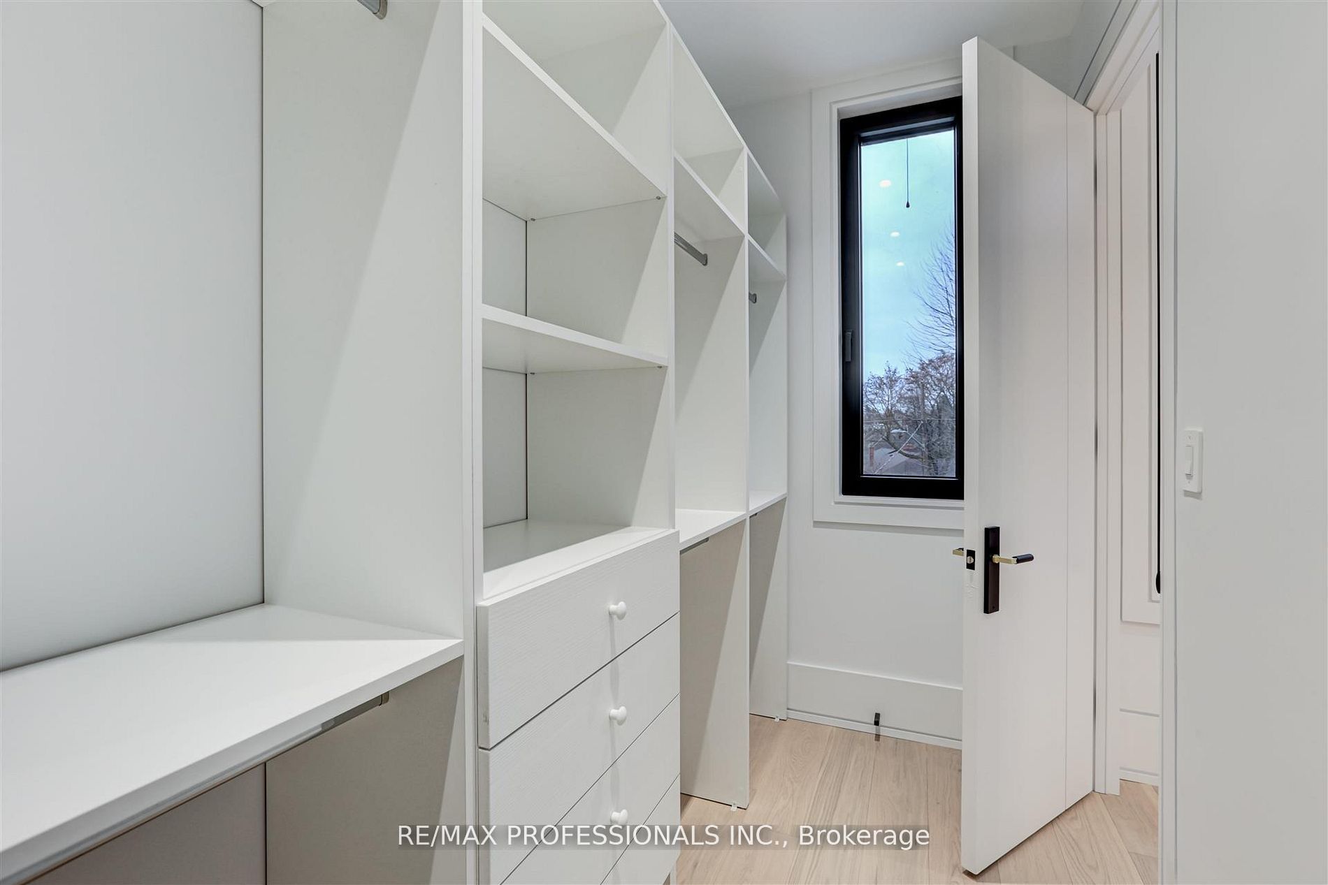 MLS #W12470001 image #27