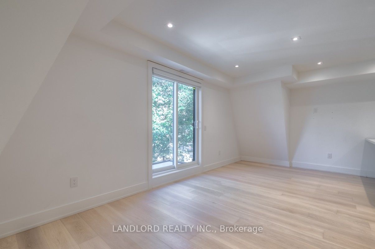 MLS #W12472088 image #1